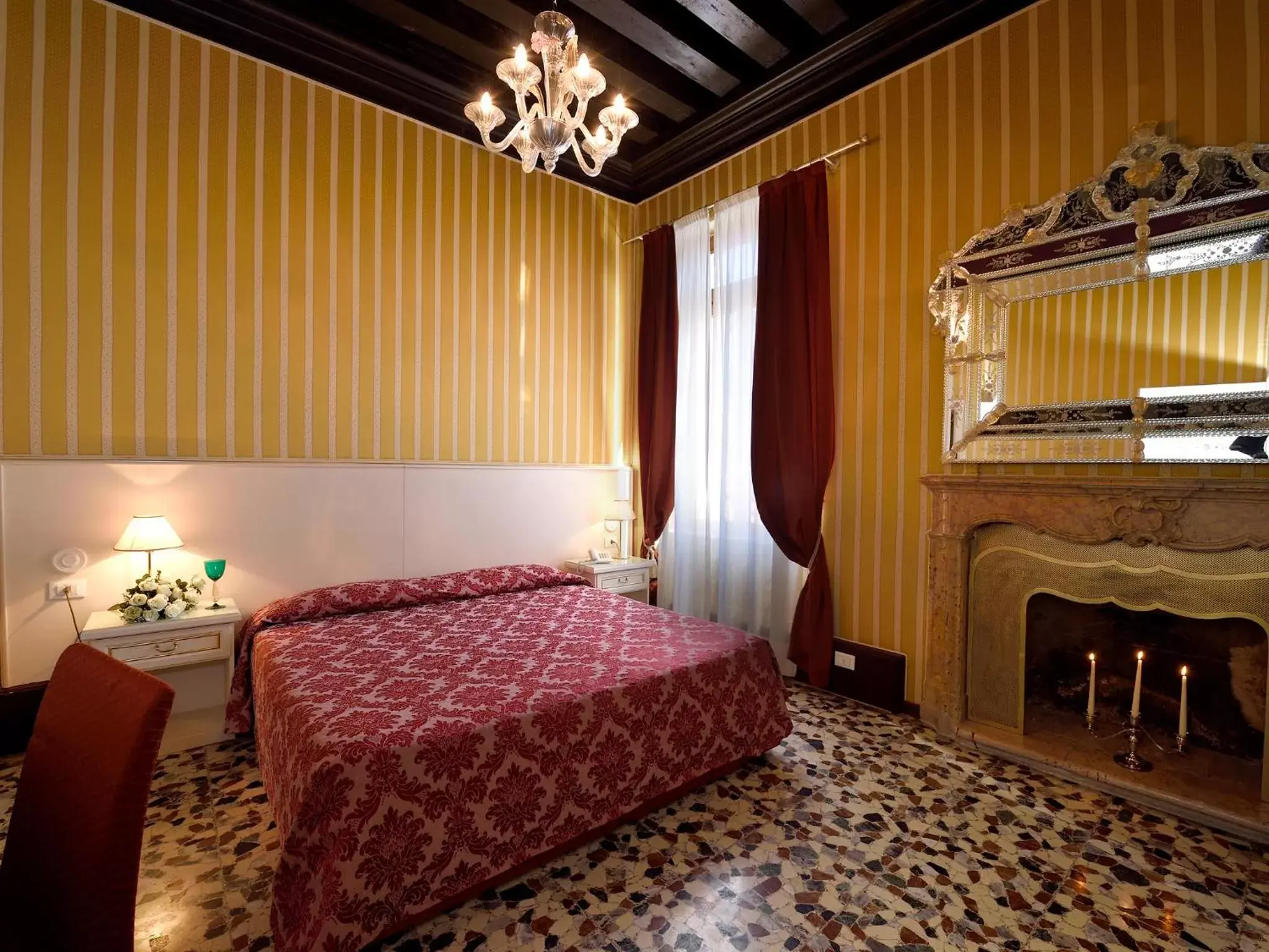 Bedroom, Bed in Hotel Corte dei Greci