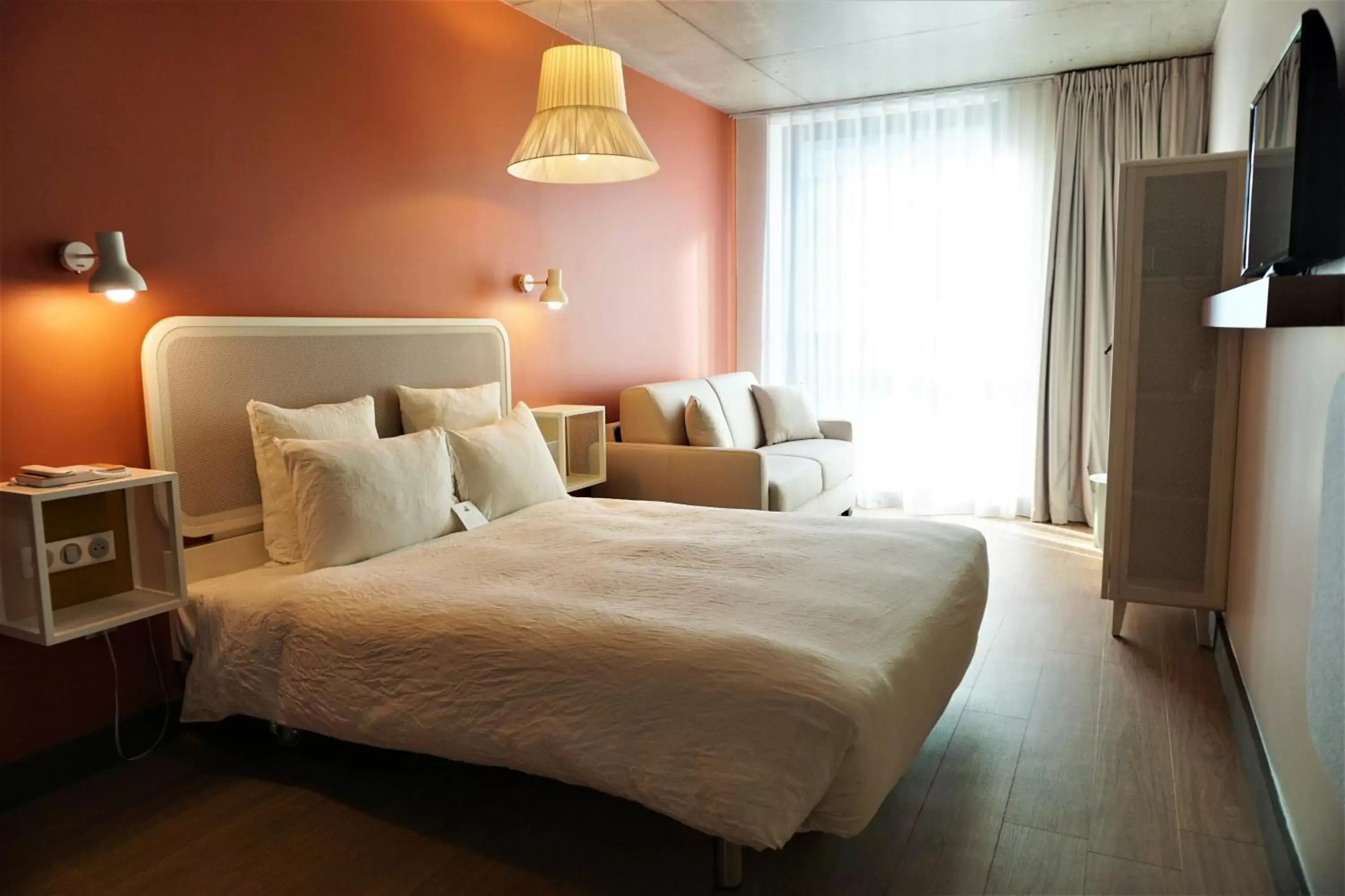 Bedroom, Bed in OKKO Hotels Paris La Défense