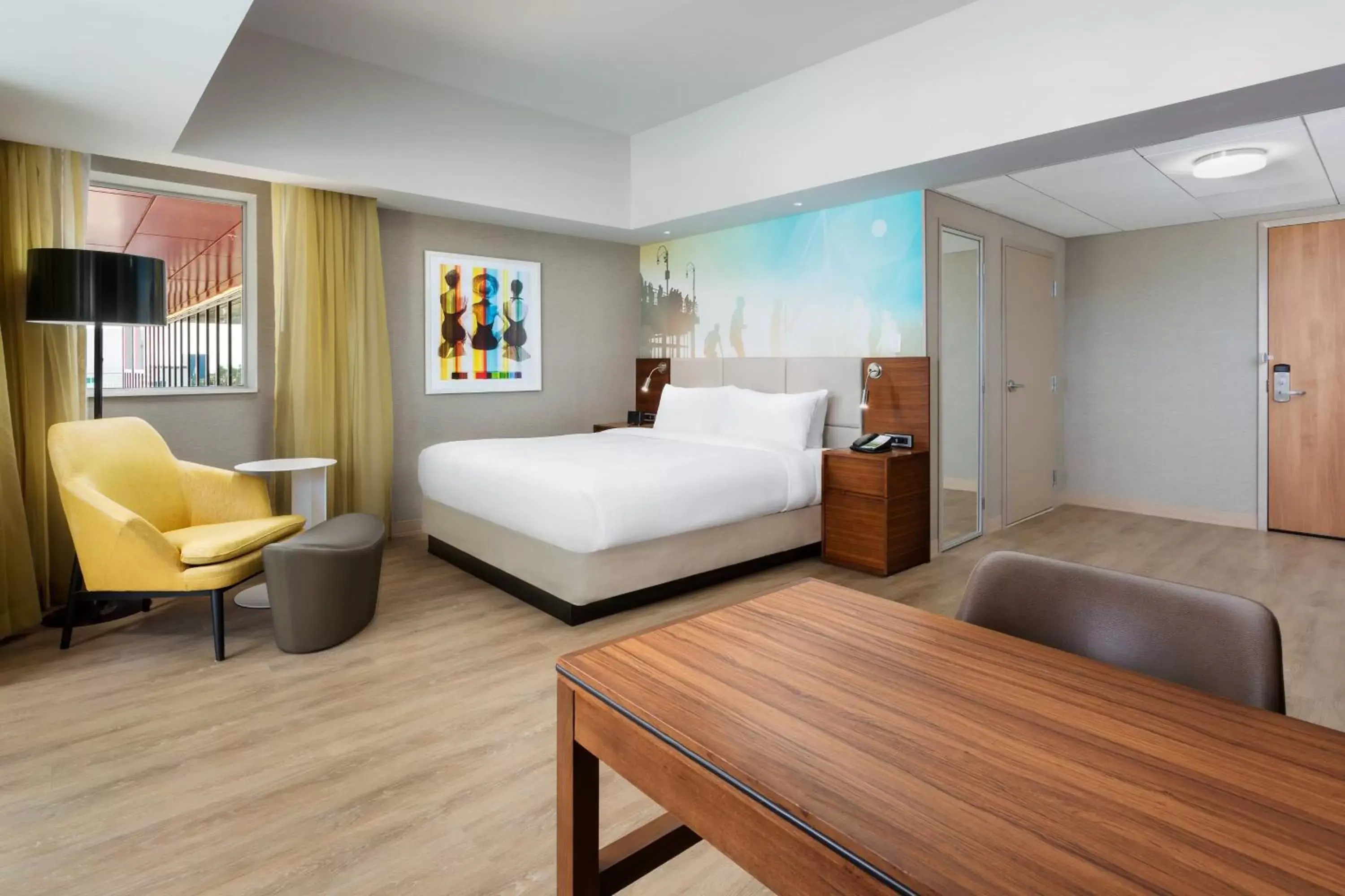 Bedroom, Bed in Courtyard by Marriott Santa Monica