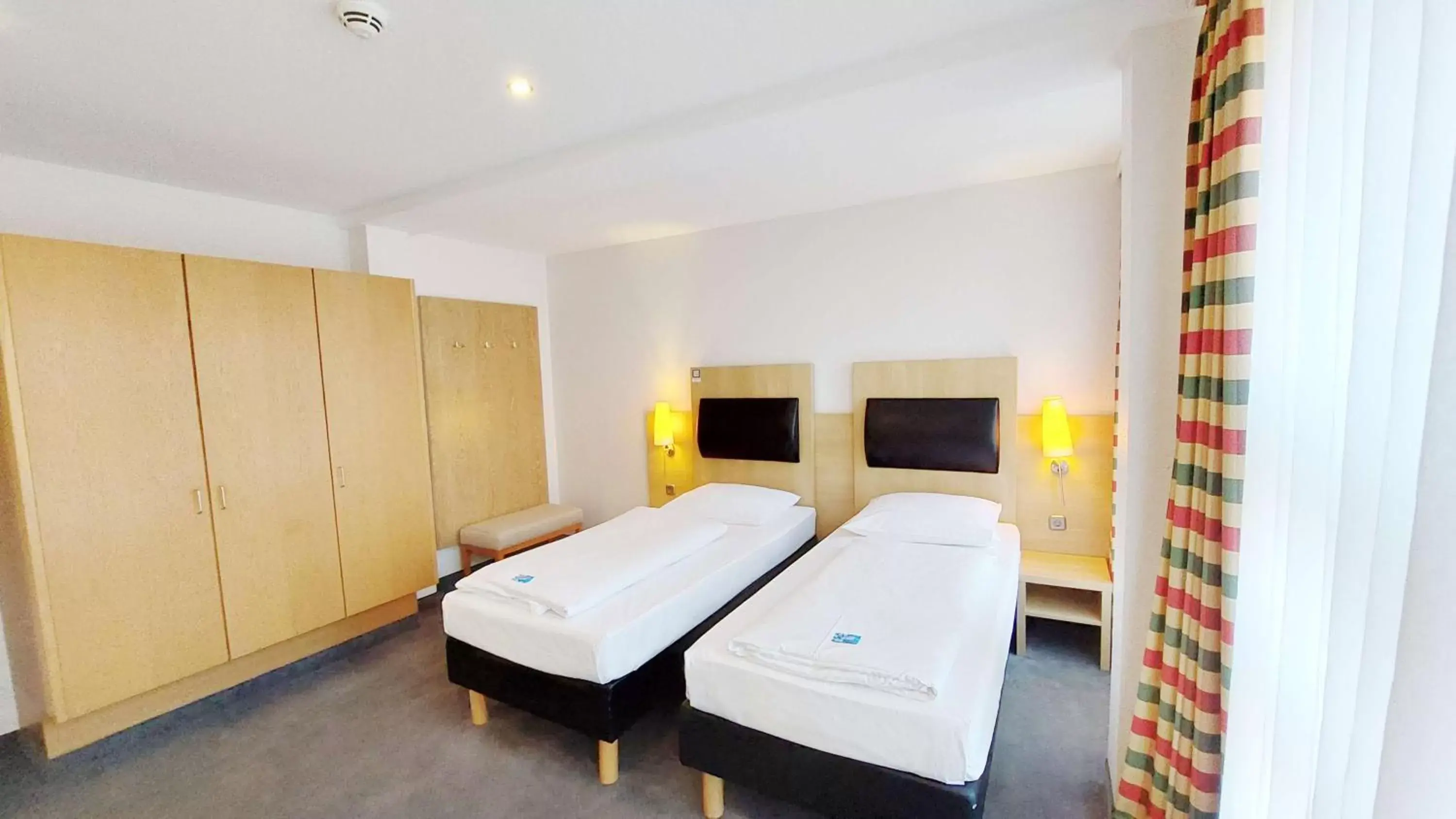 Bedroom, Bed in GHOTEL hotel & living Kiel