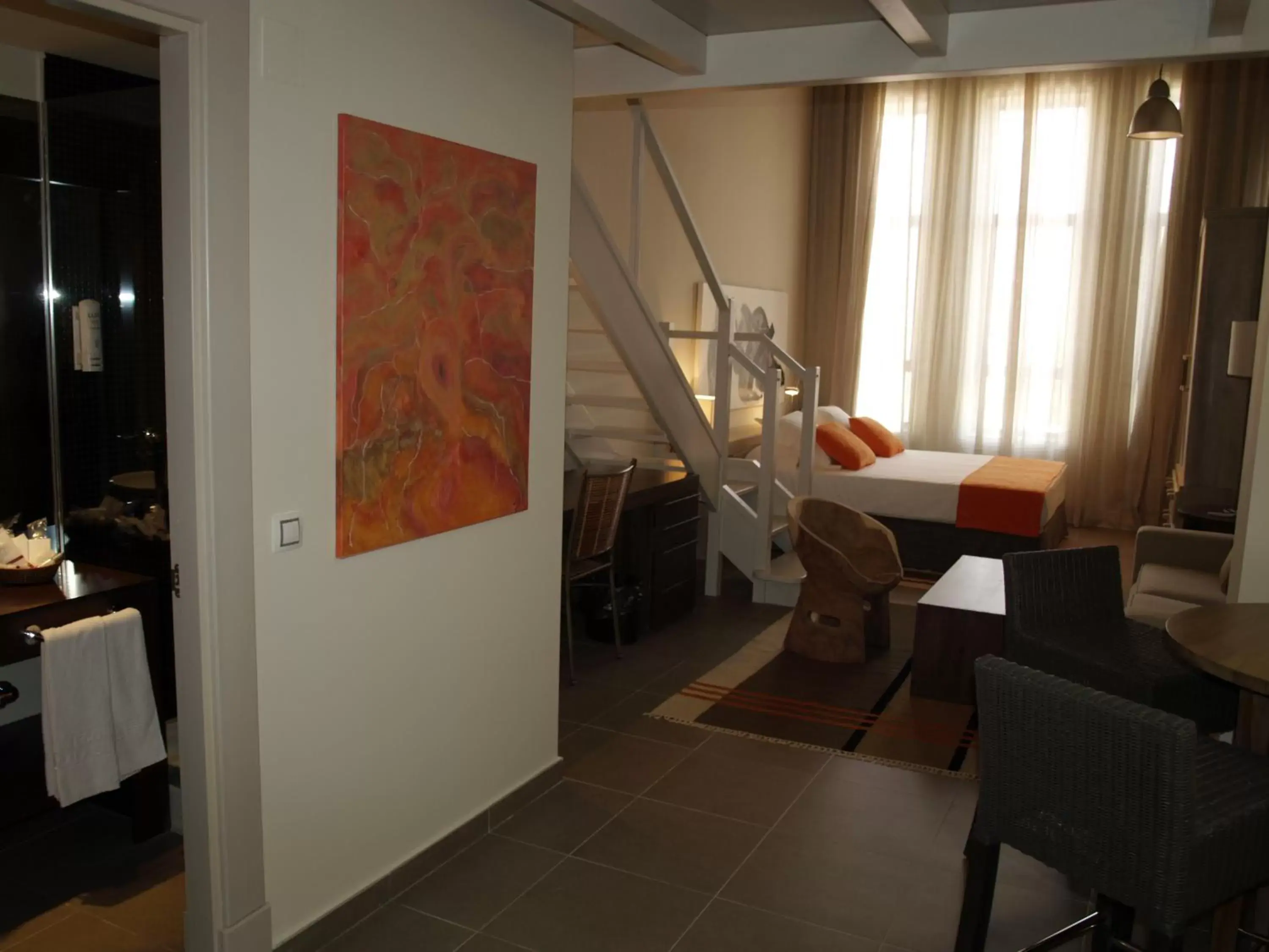 Photo of the whole room in Eco Alcalá Suites