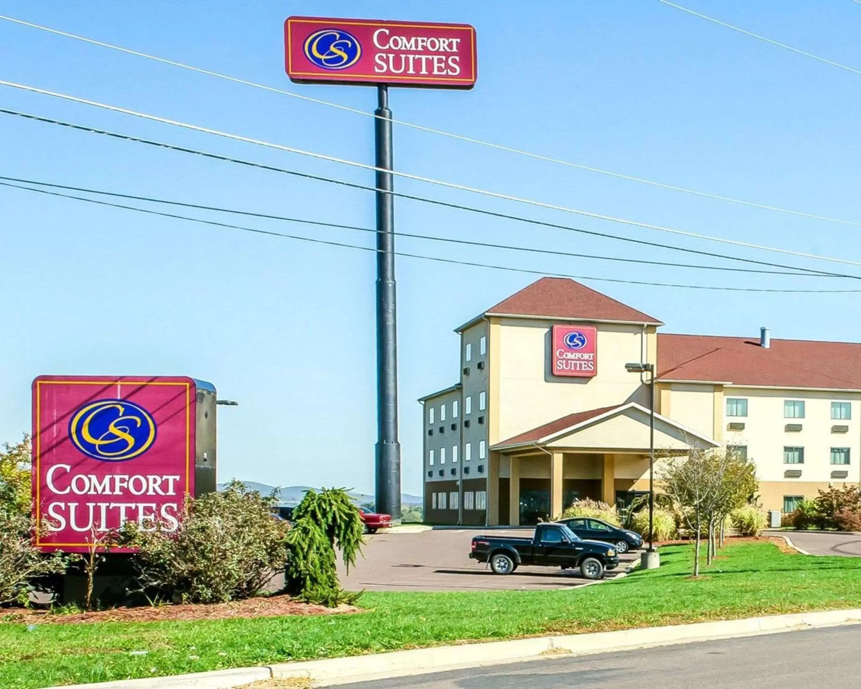 Property building, Property Logo/Sign in Comfort Suites Bloomsburg