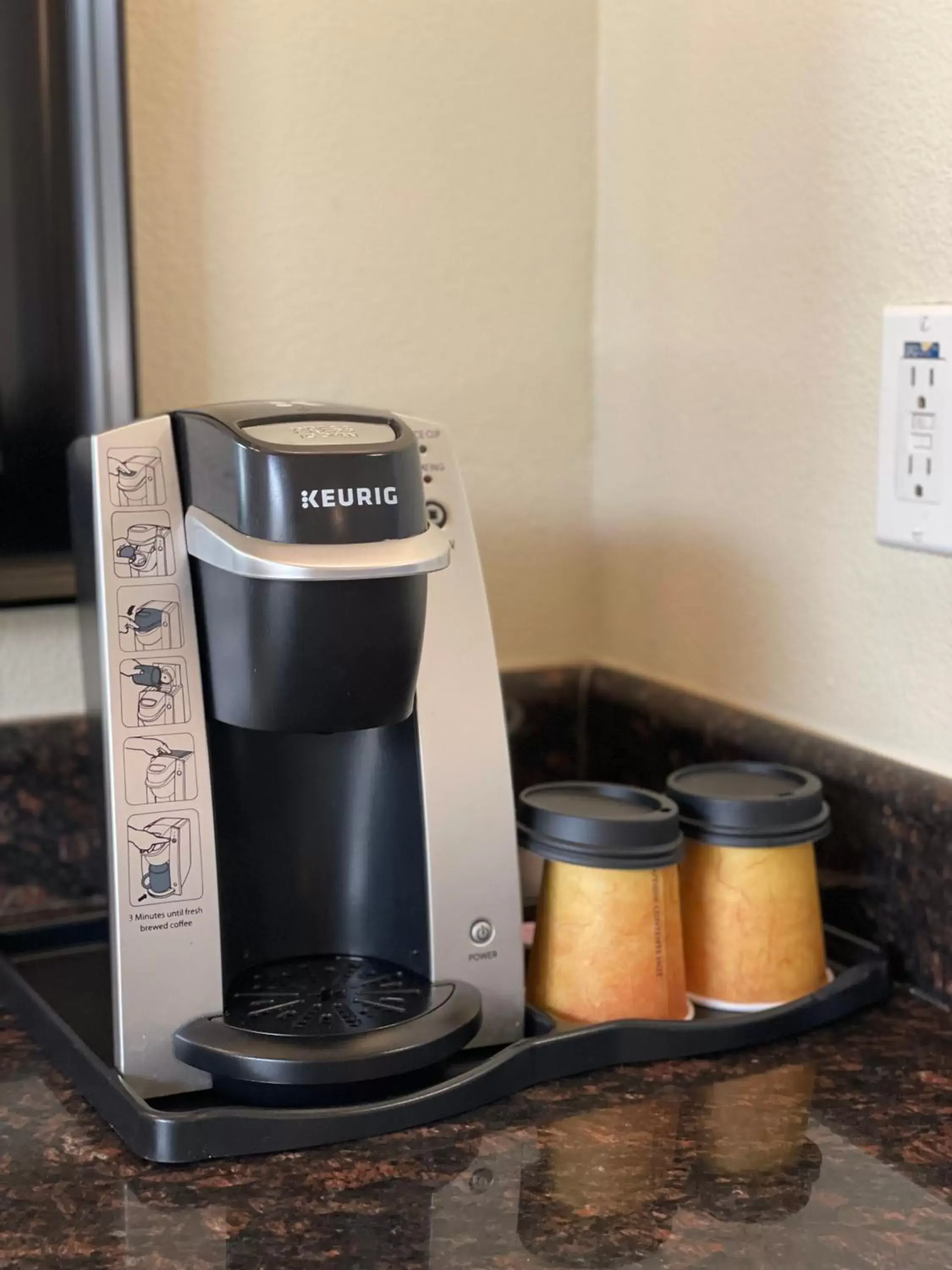 Coffee/tea facilities in Gateway Inn and Suites San Francisco SFO Airport