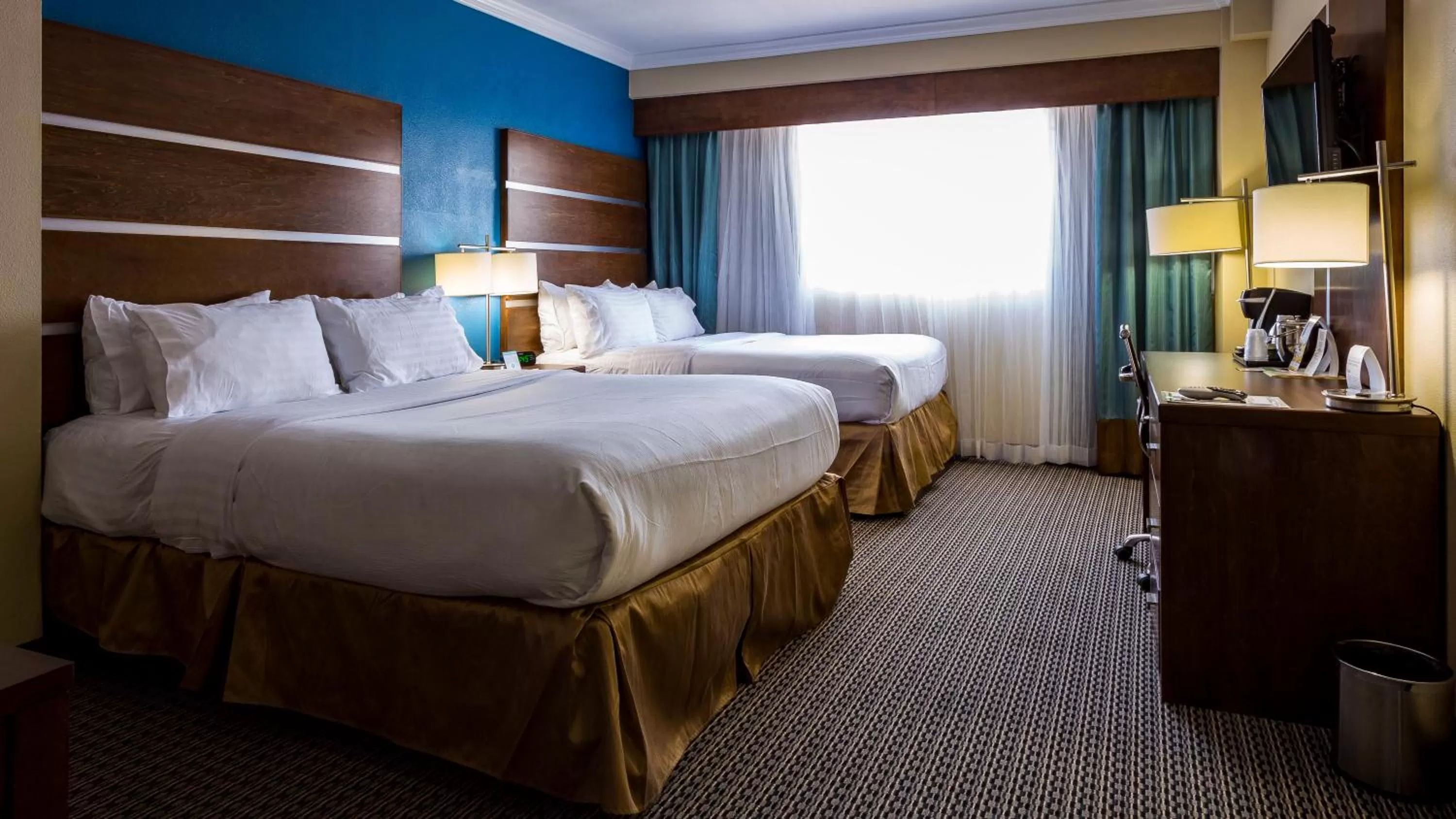 Photo of the whole room, Bed in Holiday Inn Houston Downtown by IHG