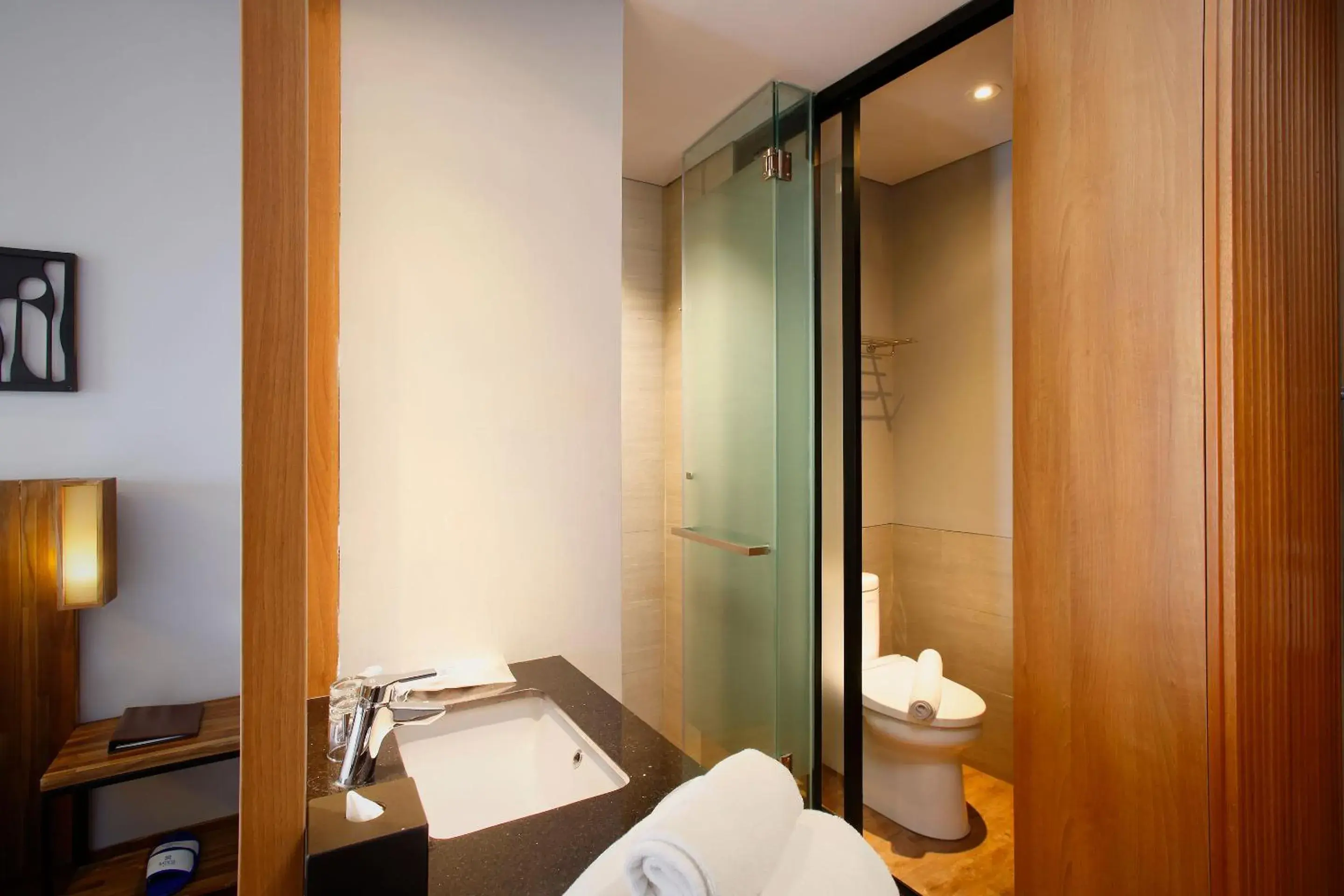 Superior Double or Twin Room in Batiqa Hotel Jababeka Superior Double or Twin Room in Batiqa Hotel Jababeka