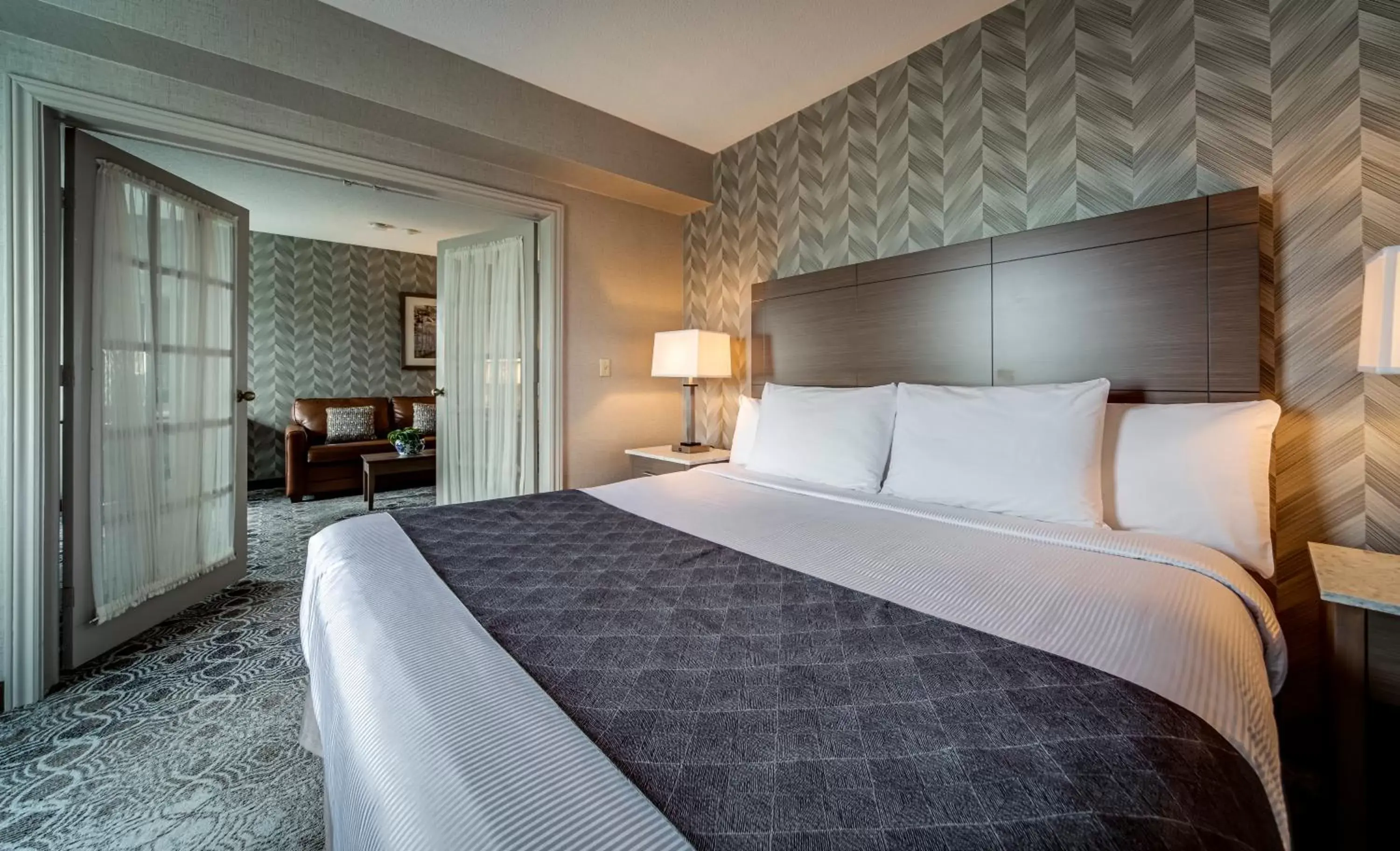 Bed in Monte Carlo Inn Markham