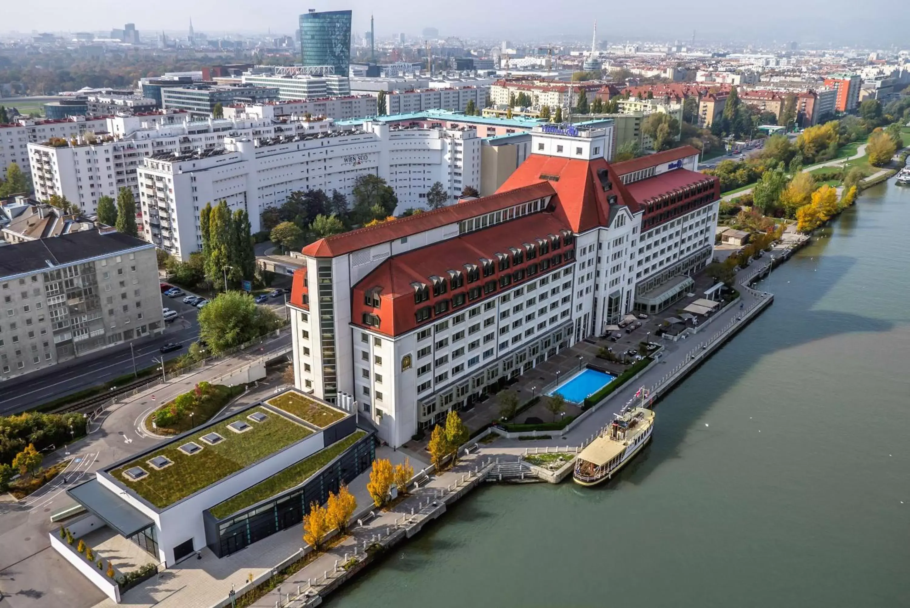 Property building, Bird's-eye View in Hilton Vienna Danube Waterfront