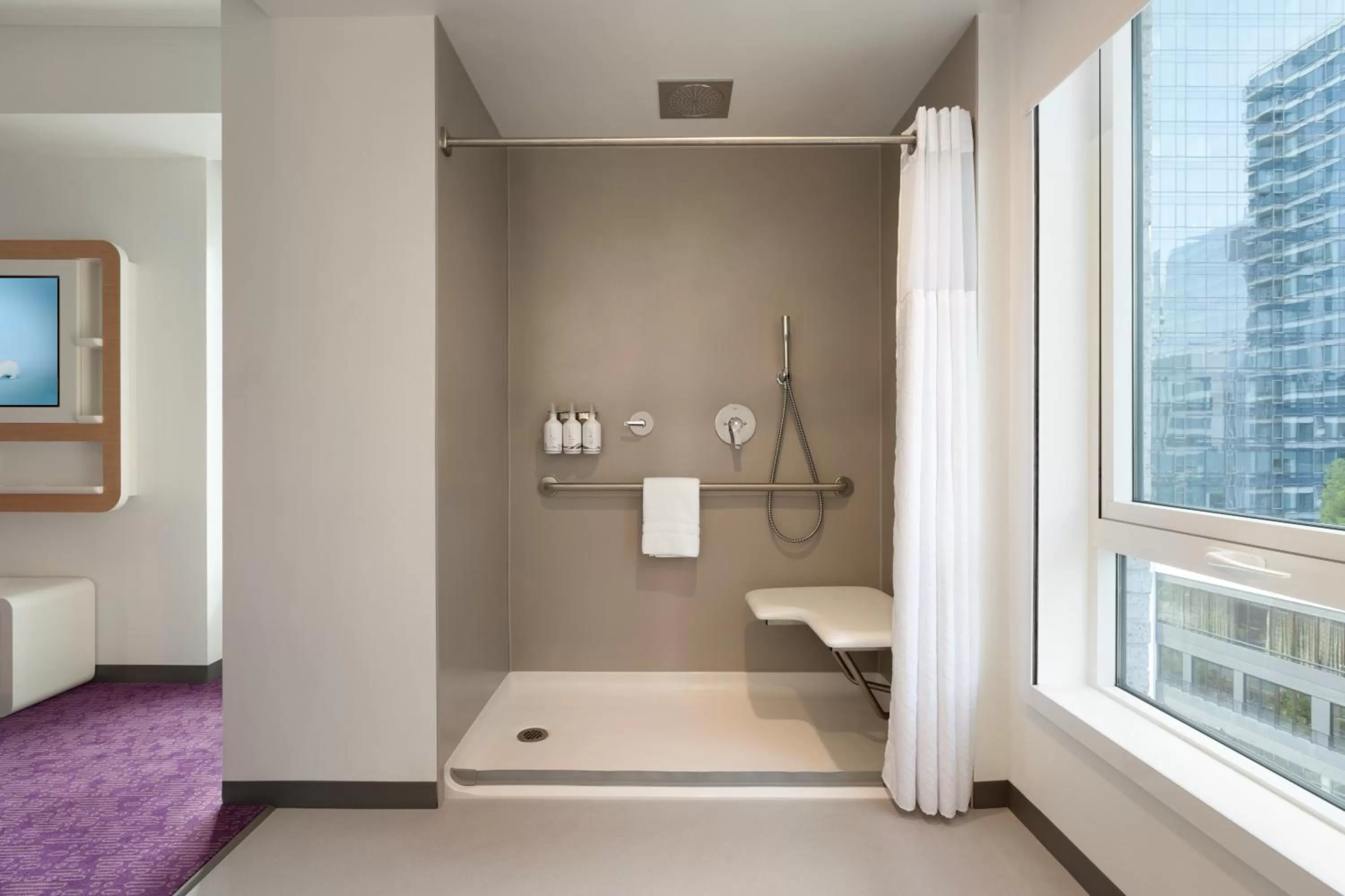 Shower in YOTEL Boston