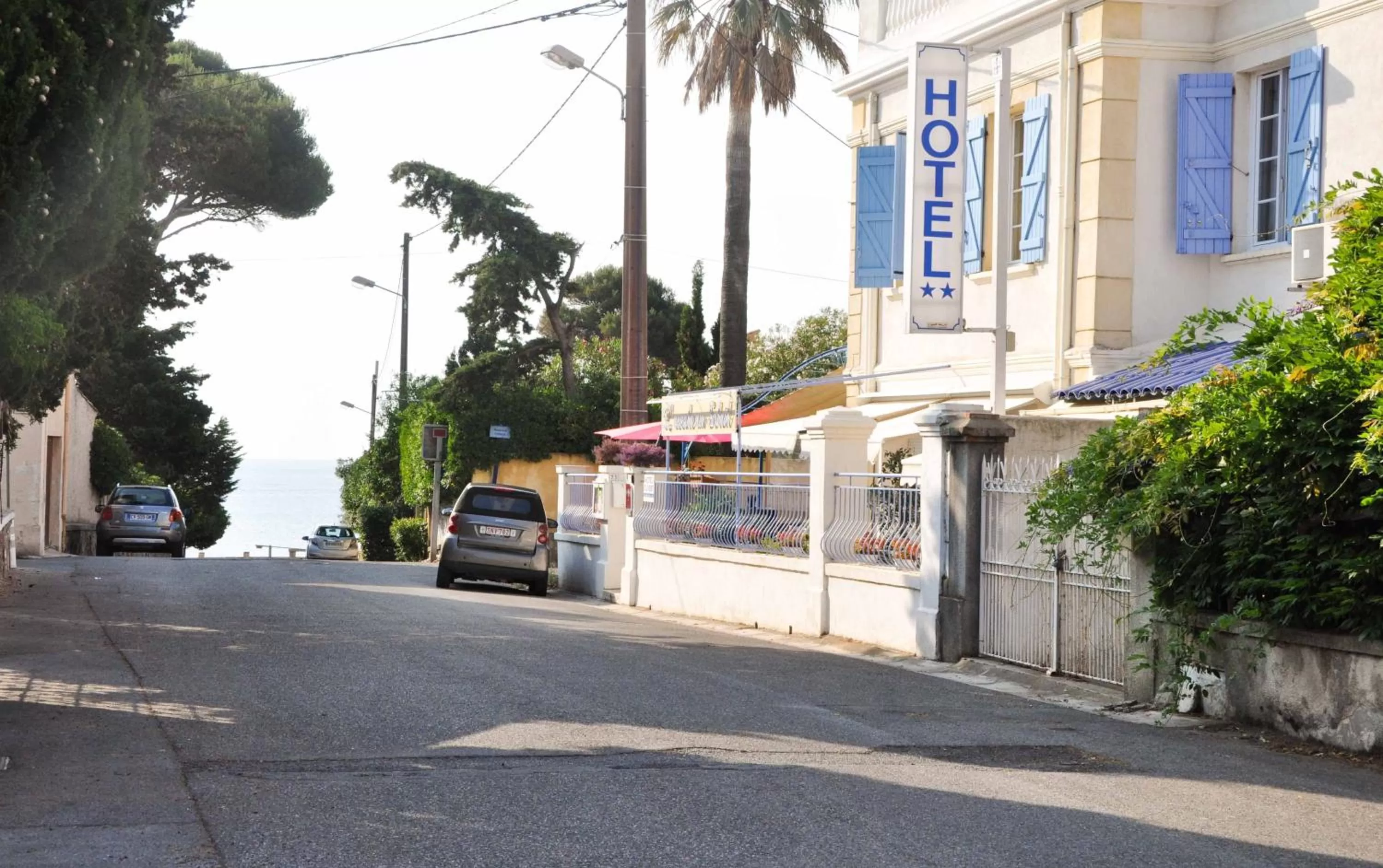 Property building in Hôtel L'Escale Au Soleil