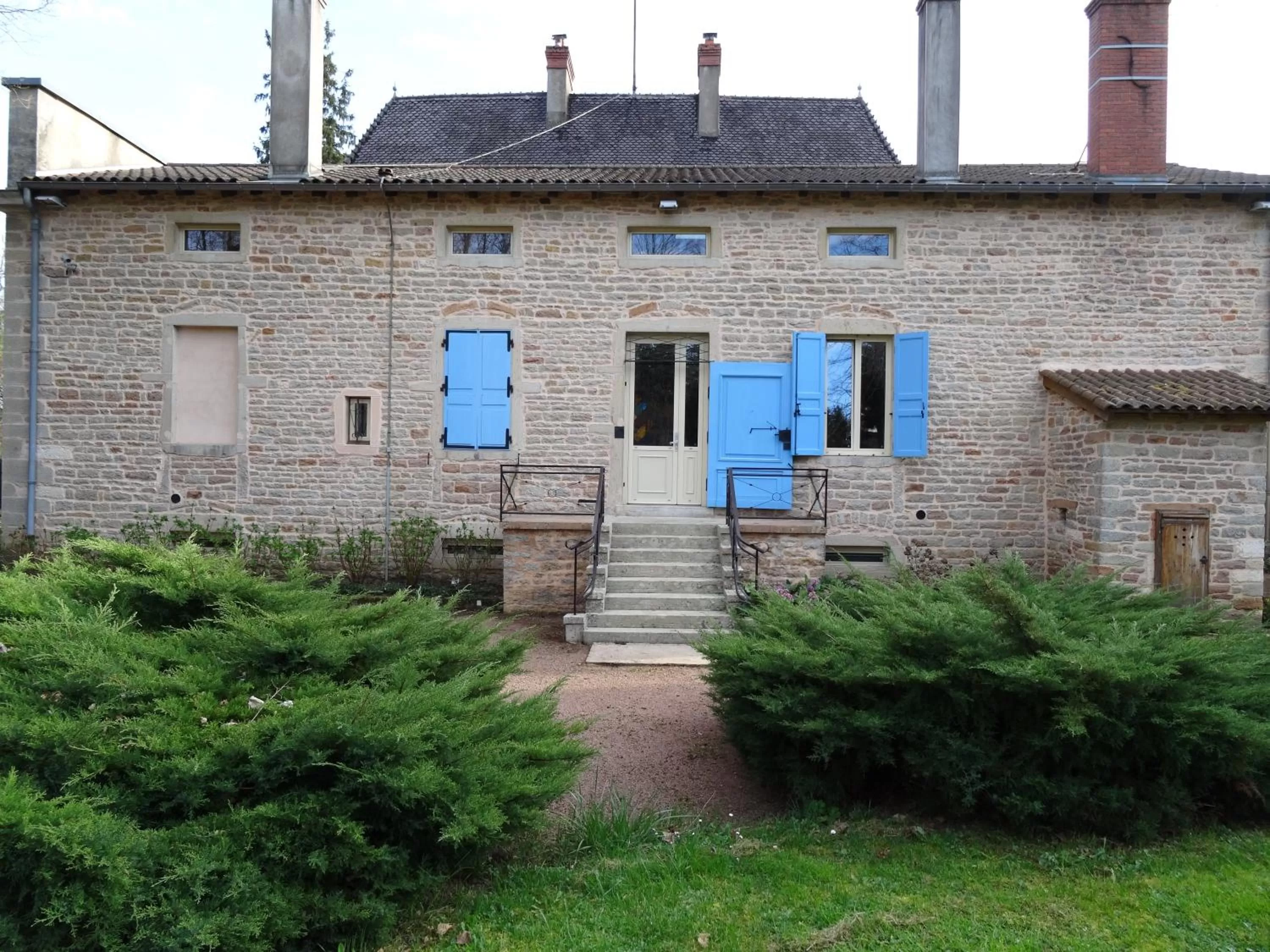 Facade/entrance, Property Building in Gentilhommière de Collonges