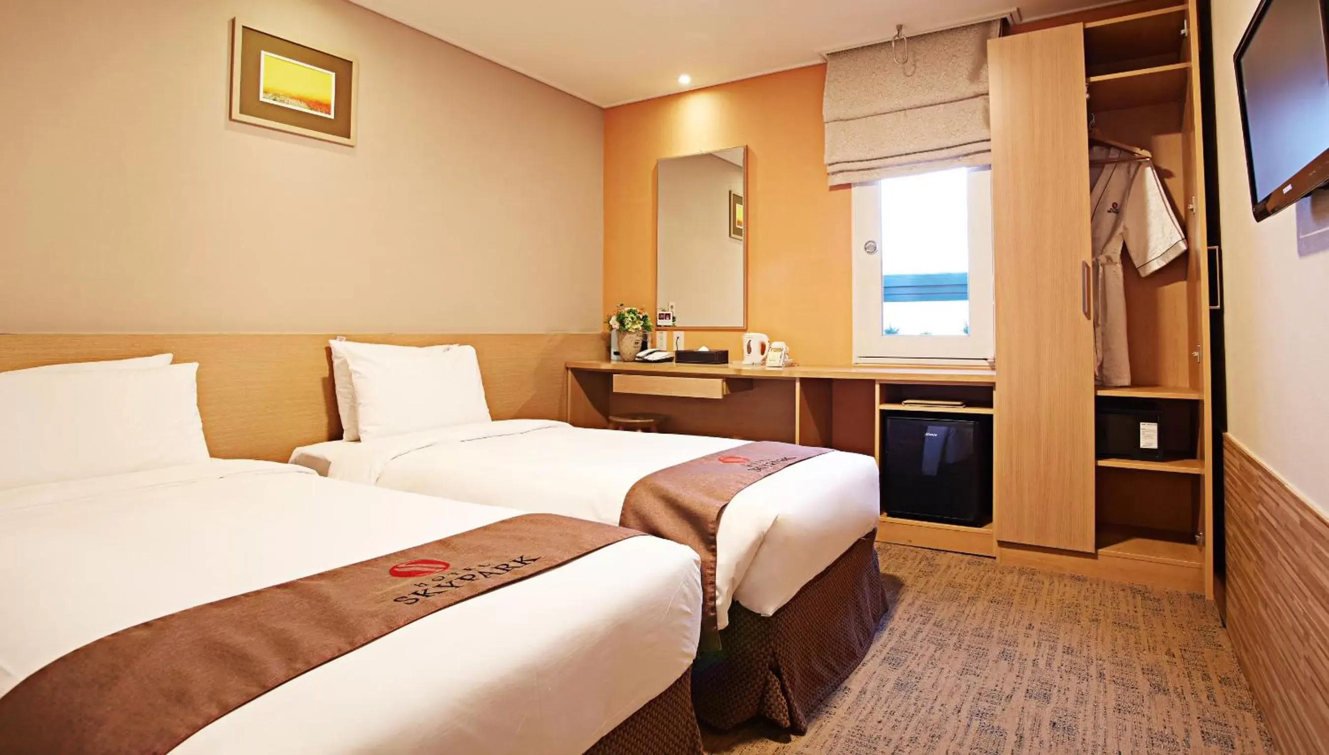 Bed in Hotel Skypark Myeongdong 3