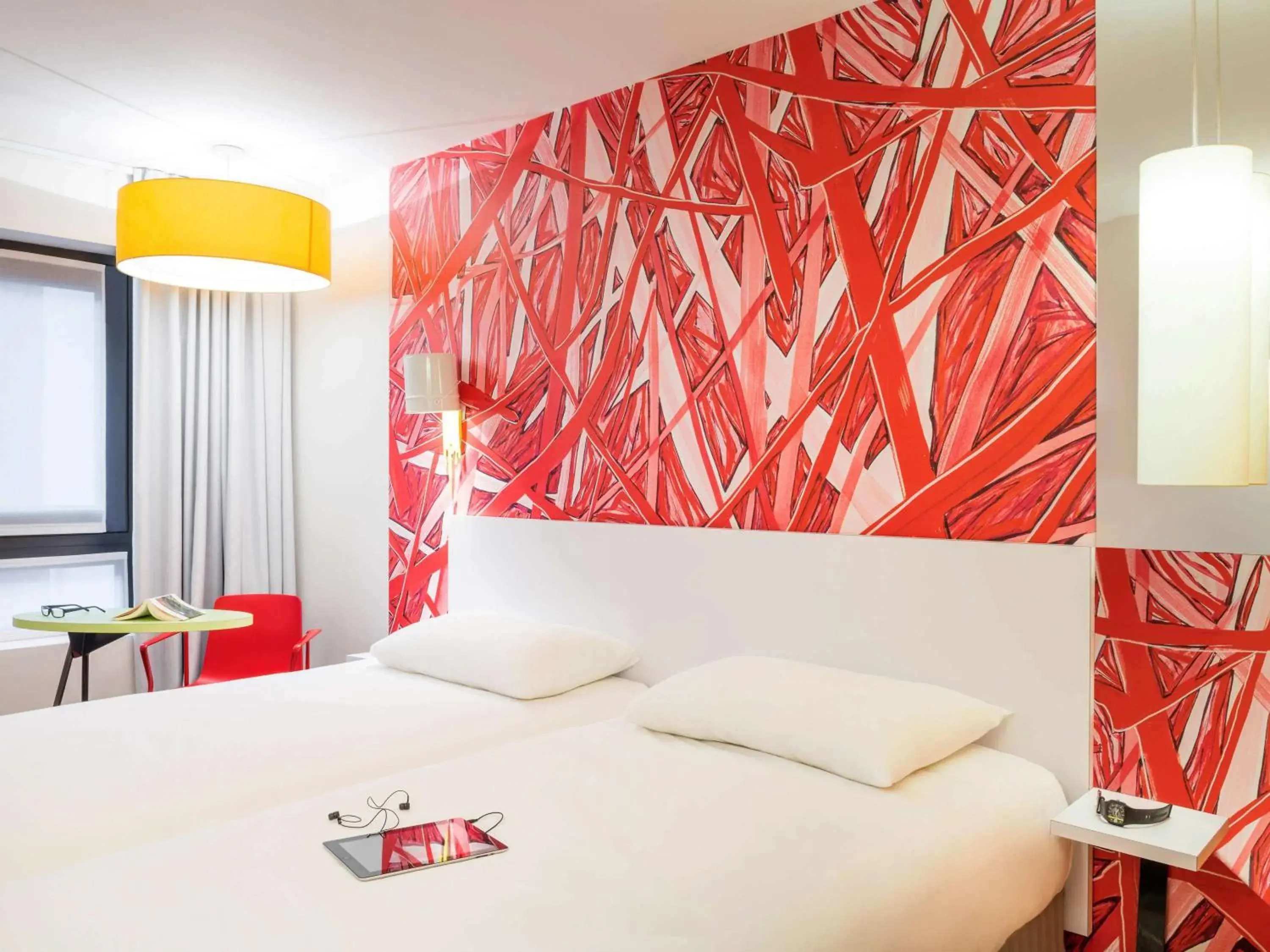 Photo of the whole room, Bed in ibis Styles Paris La Defense Courbevoie