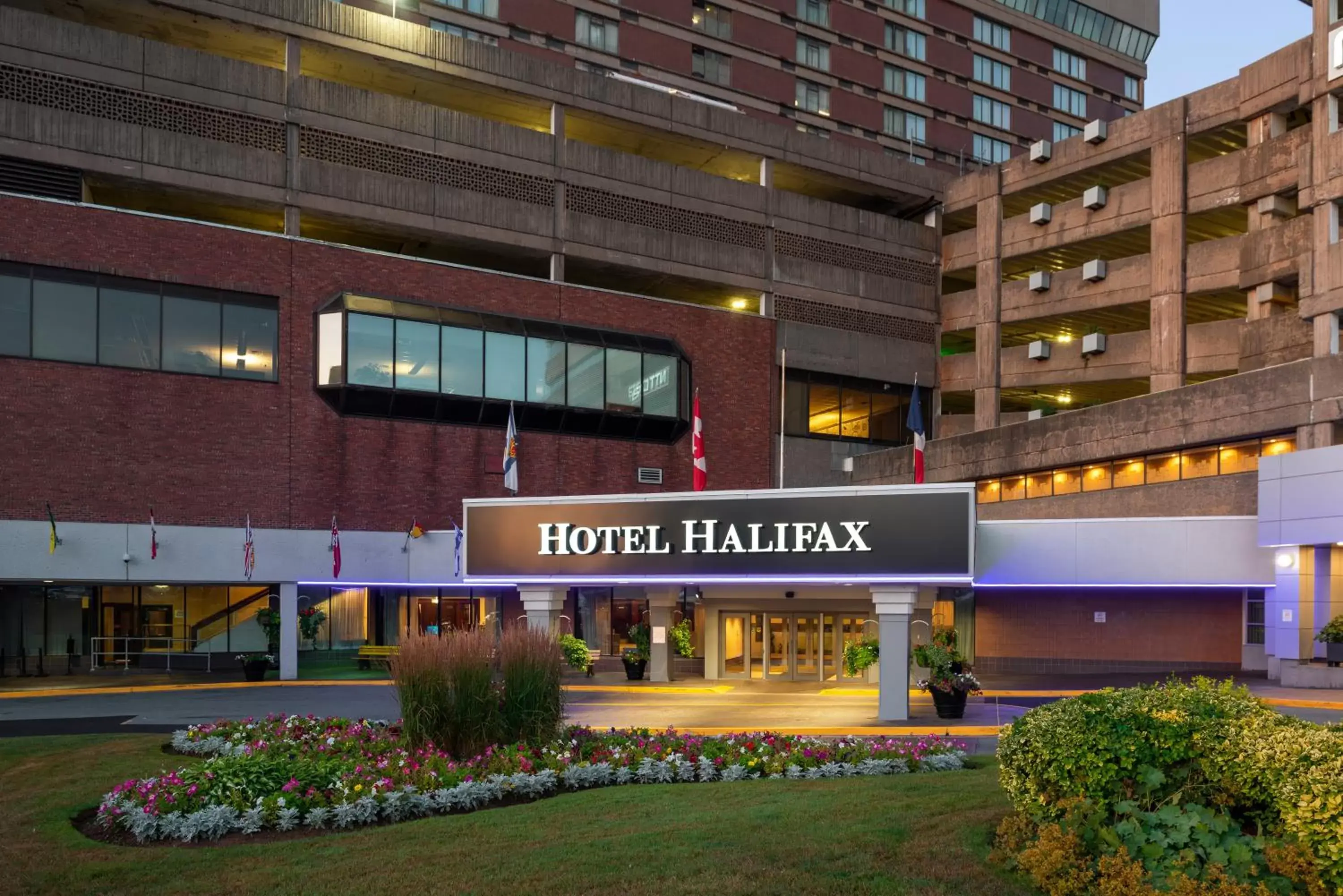 Facade/entrance, Property Building in Hotel Halifax