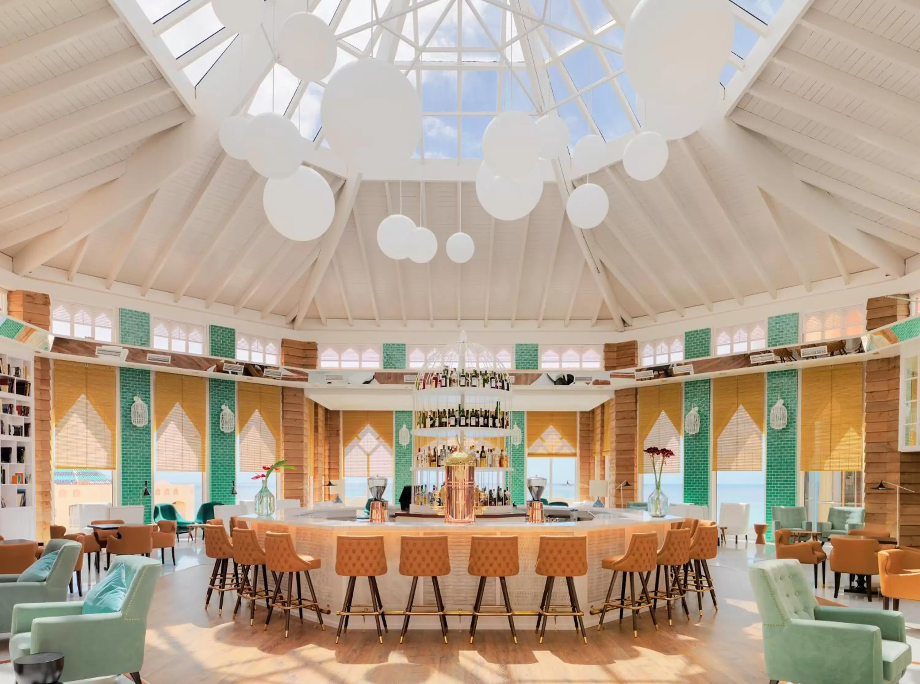 Lounge or bar in H10 Playa Esmeralda - Adults Only Lounge or bar in H10 Playa Esmeralda - Adults Only