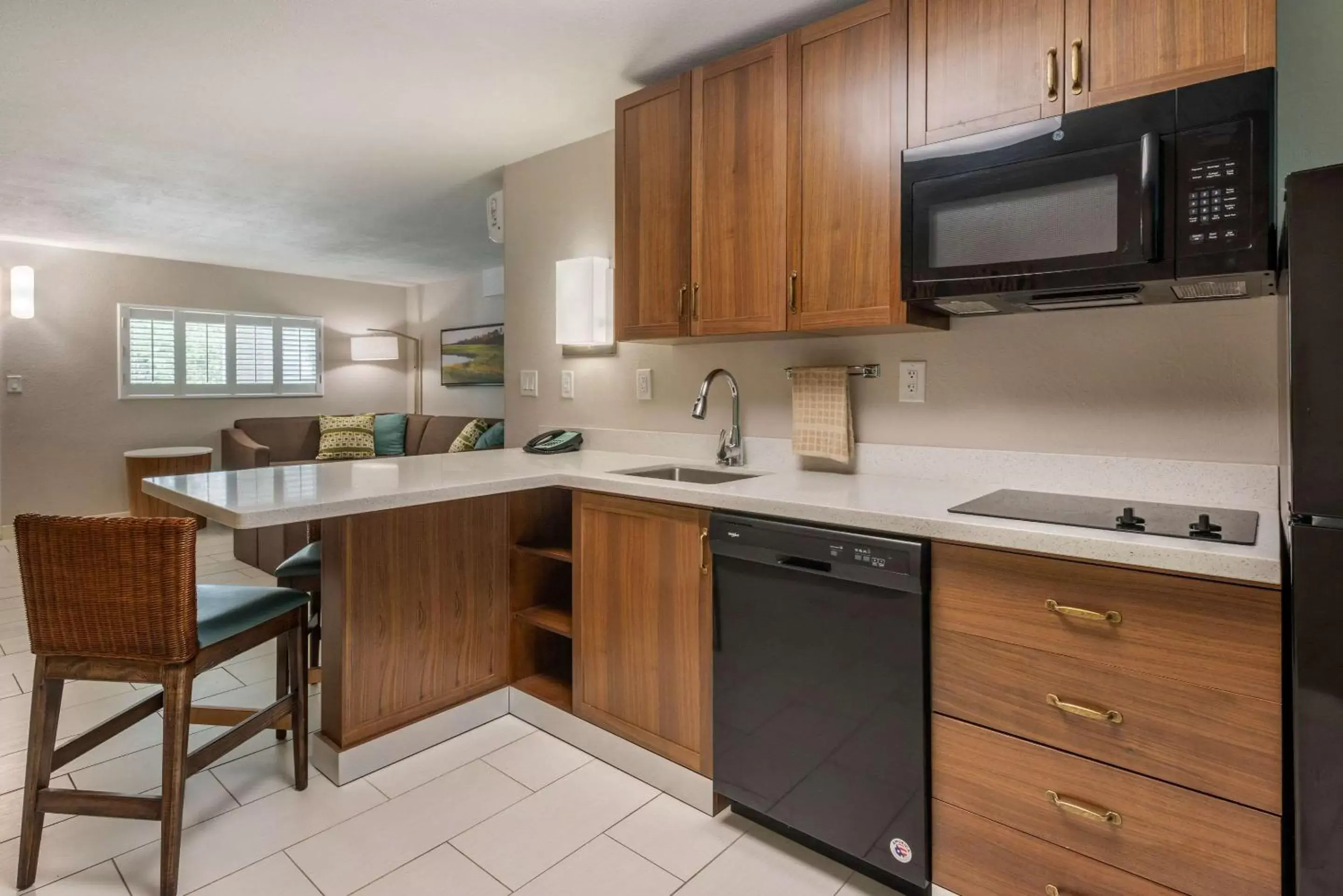 Kitchen or kitchenette, Kitchen/Kitchenette in Seafarer Inn & Suites, Ascend Hotel Collection