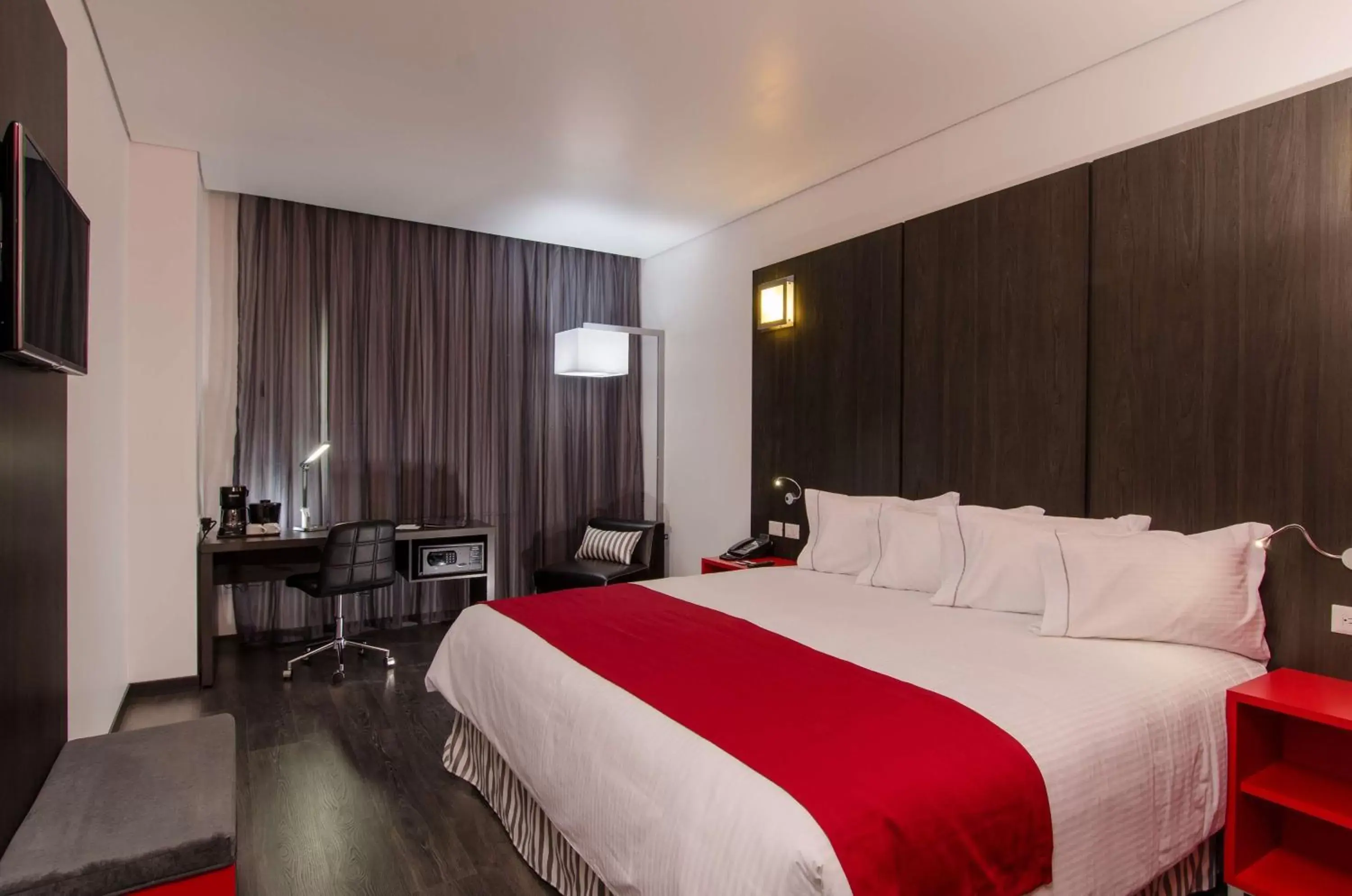 Bed in Ramada Encore by Wyndham San Luis Potosi