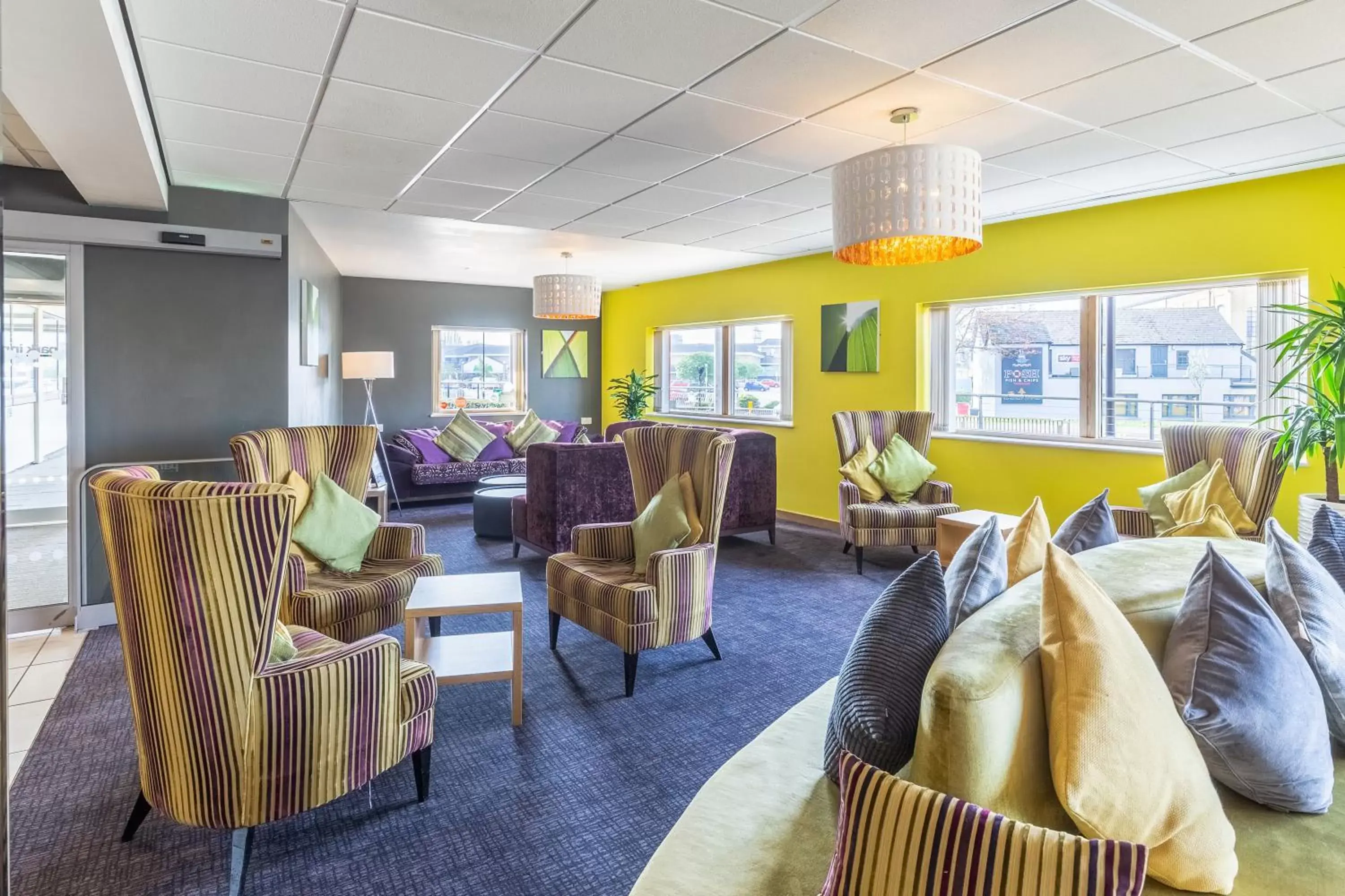 Lounge or bar, Restaurant/Places to Eat in Park Inn by Radisson Peterborough