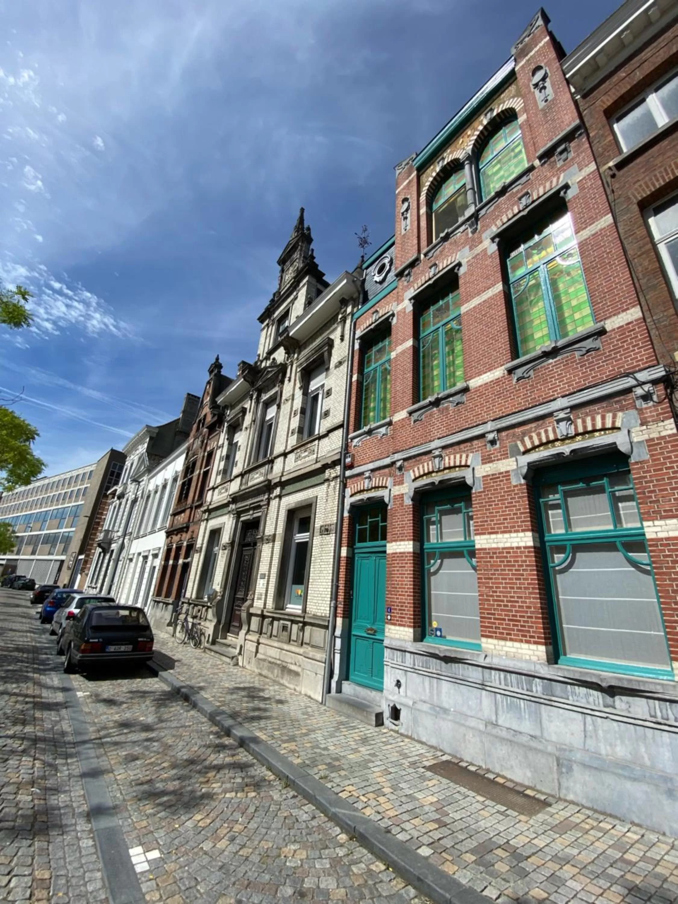 Property building in Lunatree