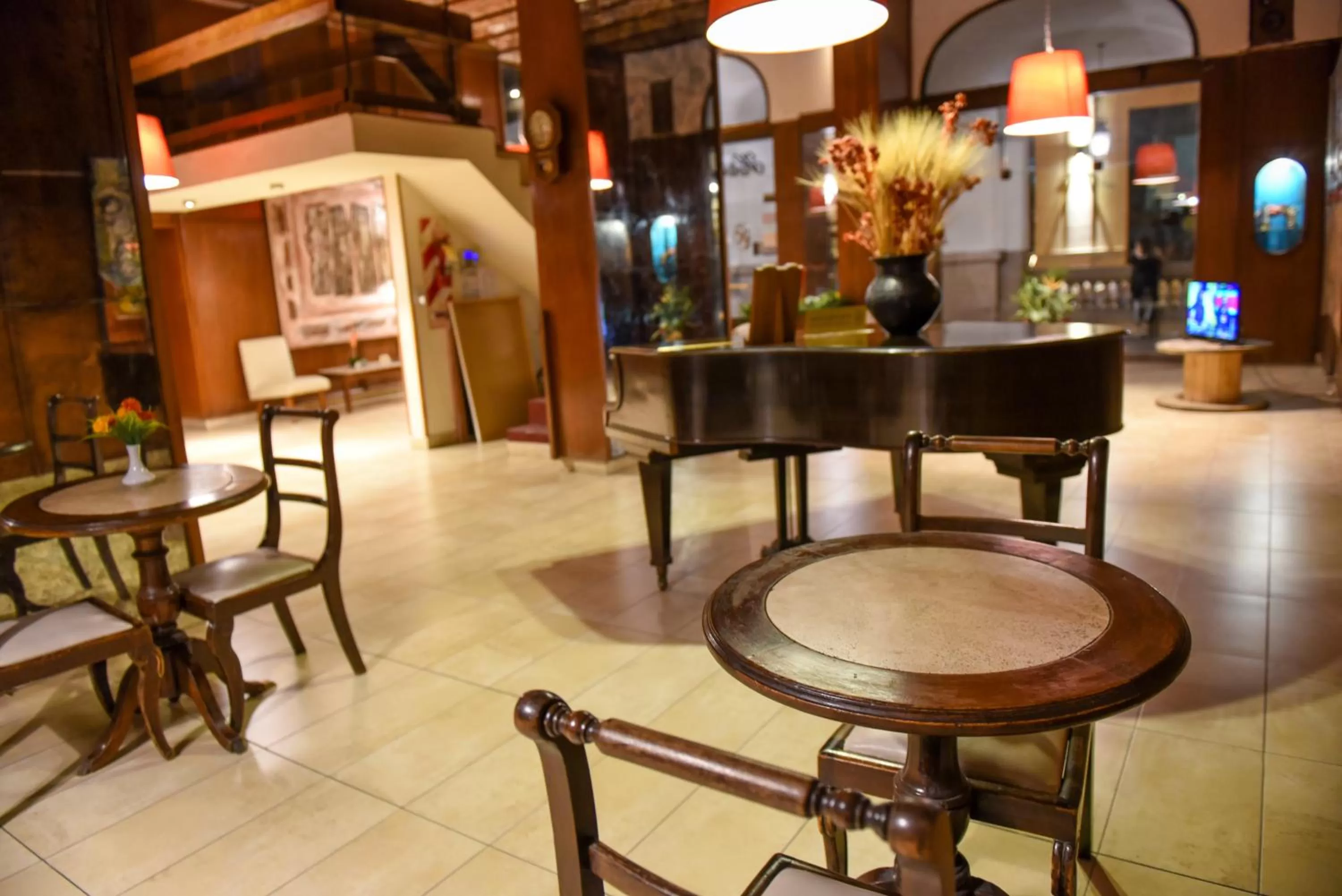 Communal lounge/ TV room in Hotel Sussex