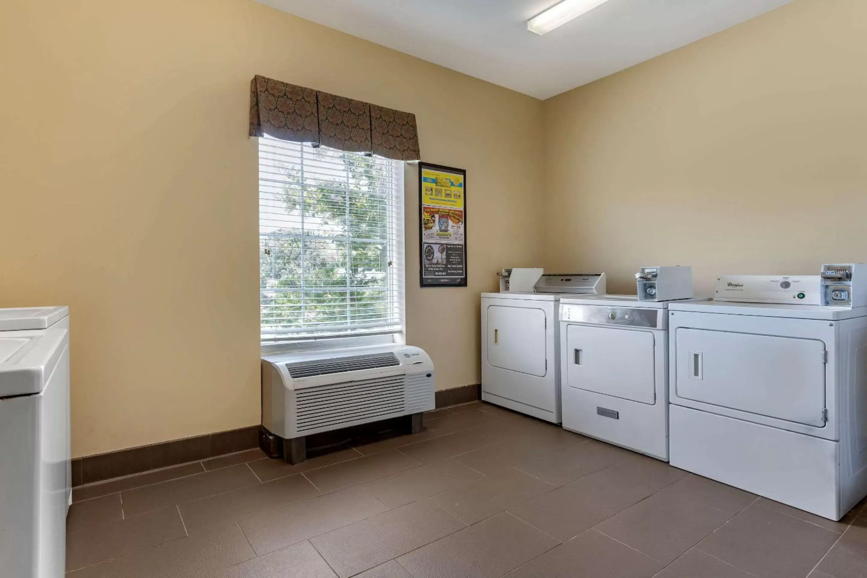 Other, Kitchen/Kitchenette in Comfort Suites Myrtle Beach Central