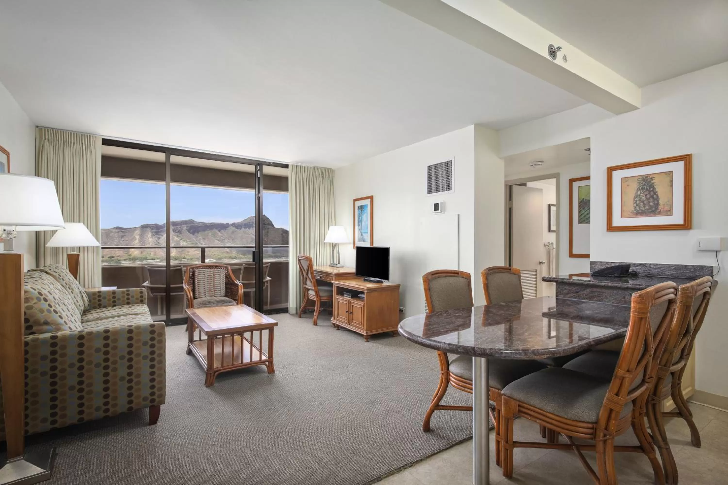 TV and multimedia in Aston Waikiki Sunset