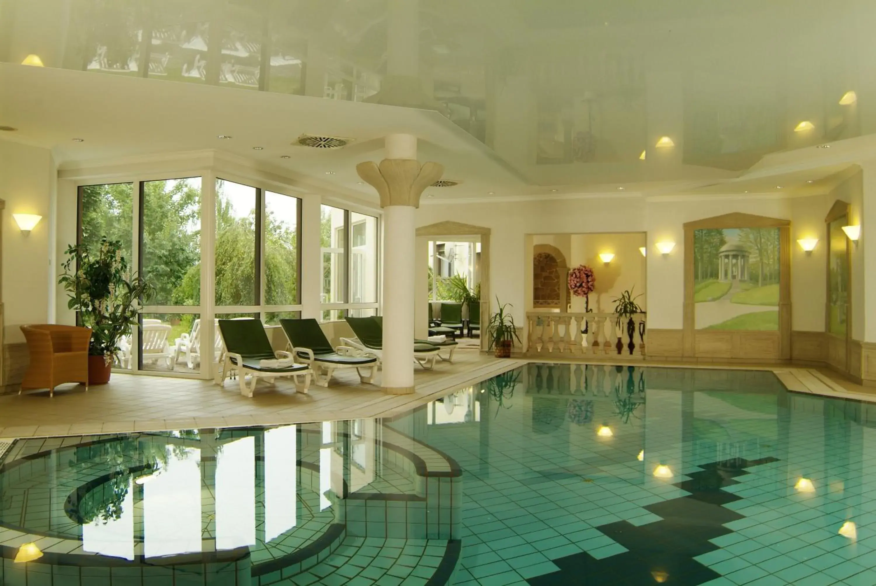 Swimming Pool in Ringhotel Hotel Zum Stein