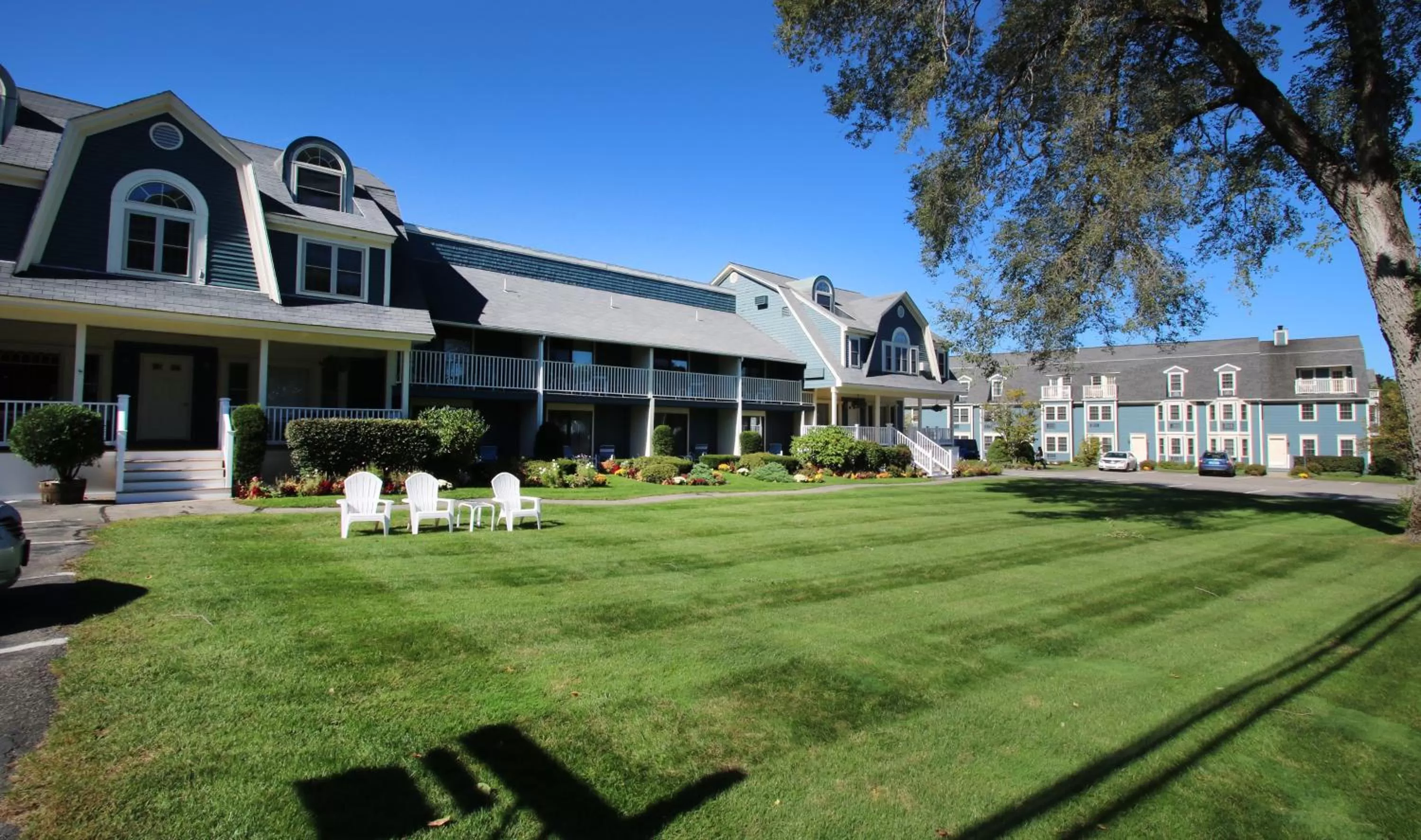 Property building in Seacastles Resort