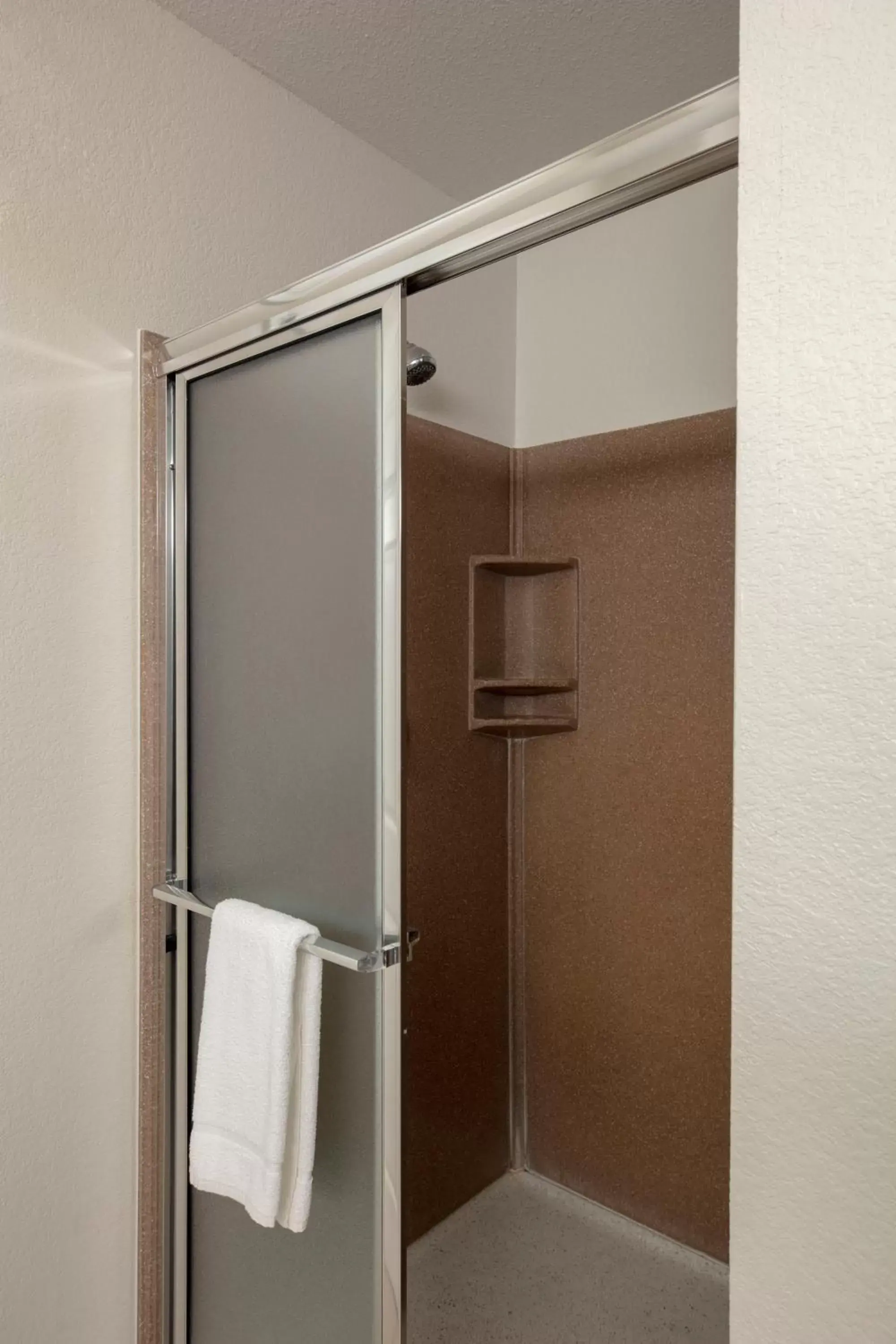 Shower, Bathroom in La Quinta by Wyndham Springfield Airport Plaza