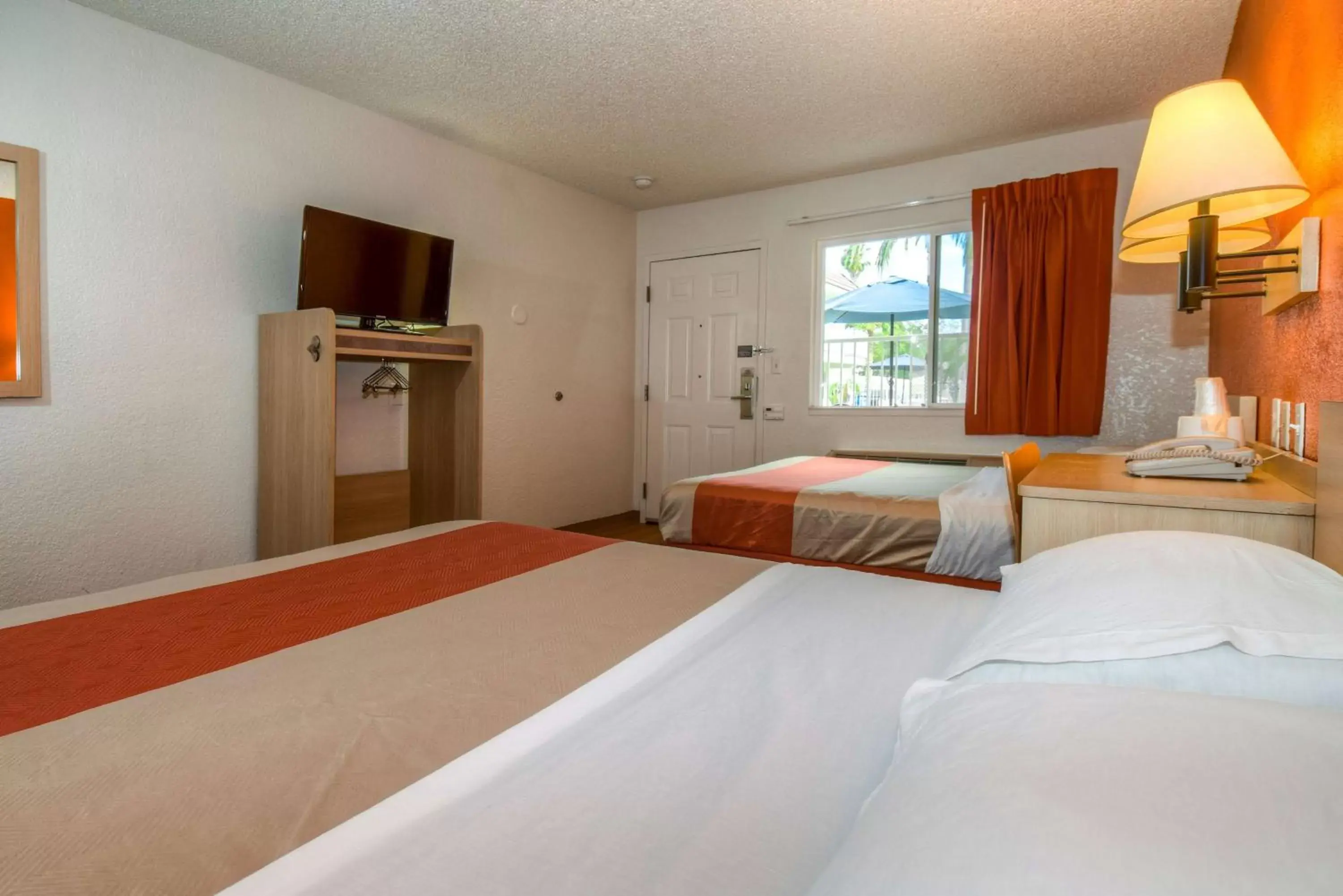 TV and multimedia, Bed in Motel 6-Costa Mesa, CA