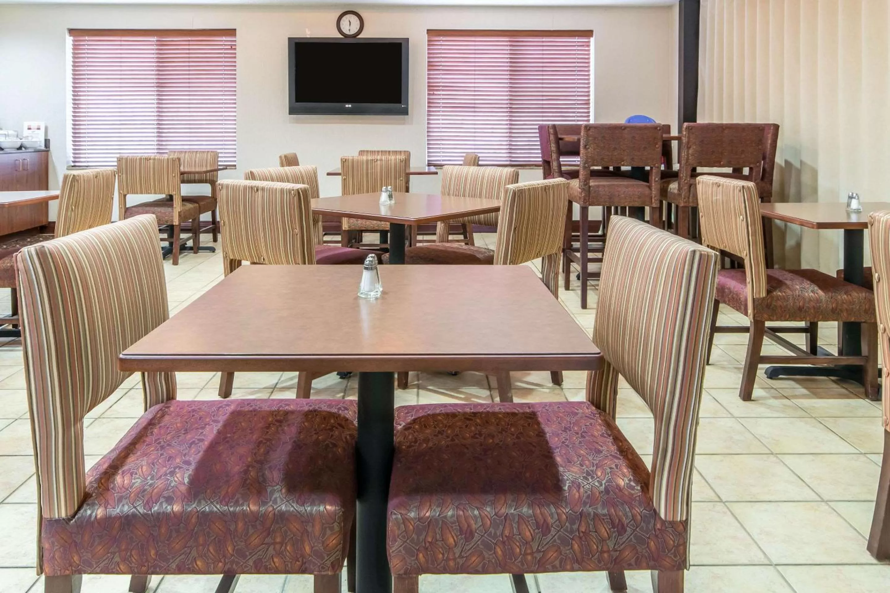 Restaurant/places to eat in Comfort Suites Owensboro South