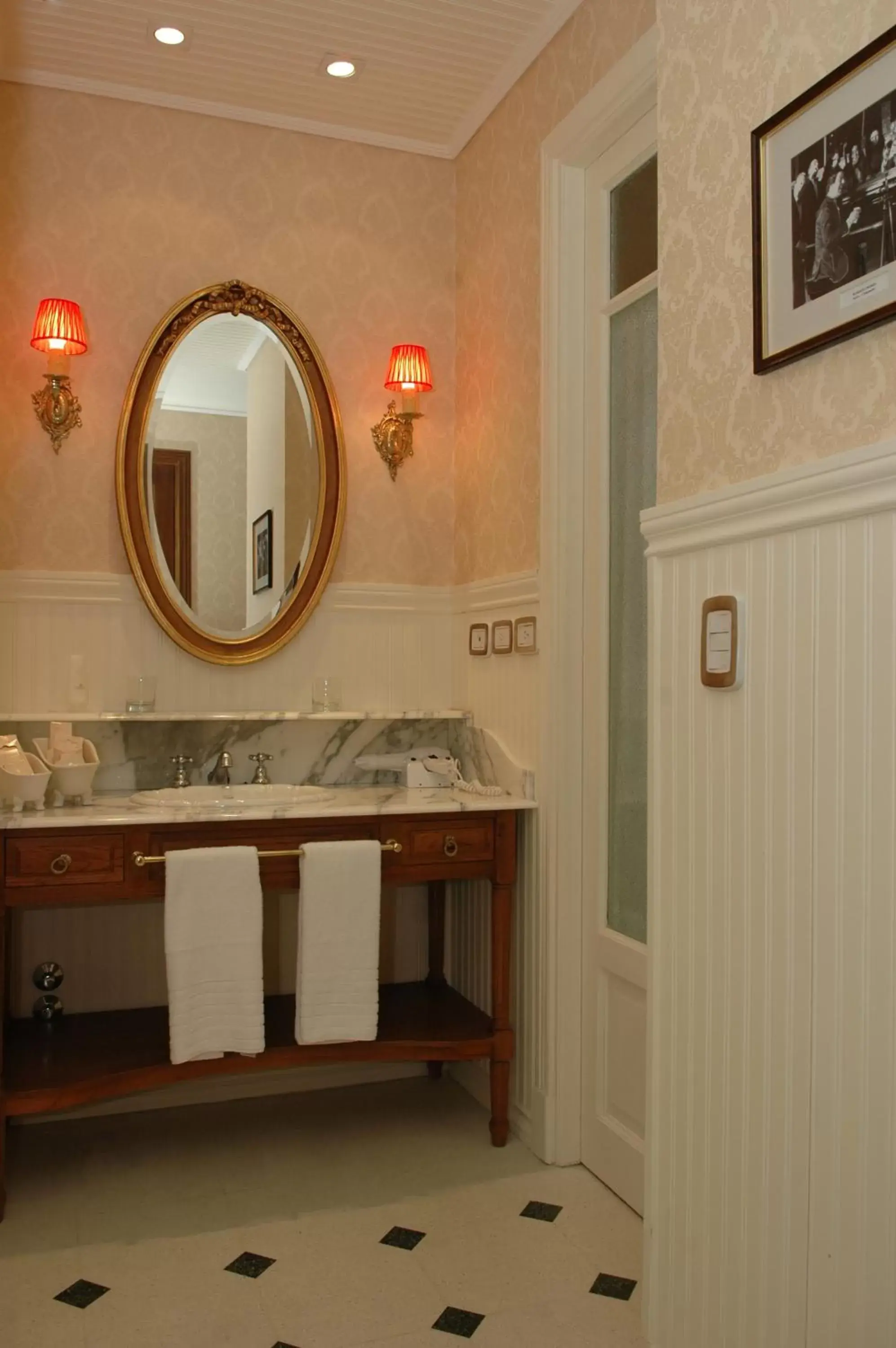 Bathroom in Tanguero Hotel Boutique Antique