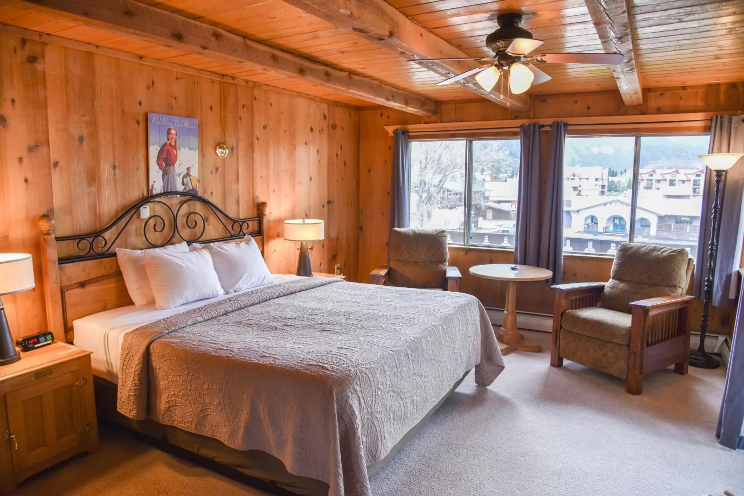 Bed in Alpine Lodge Red River