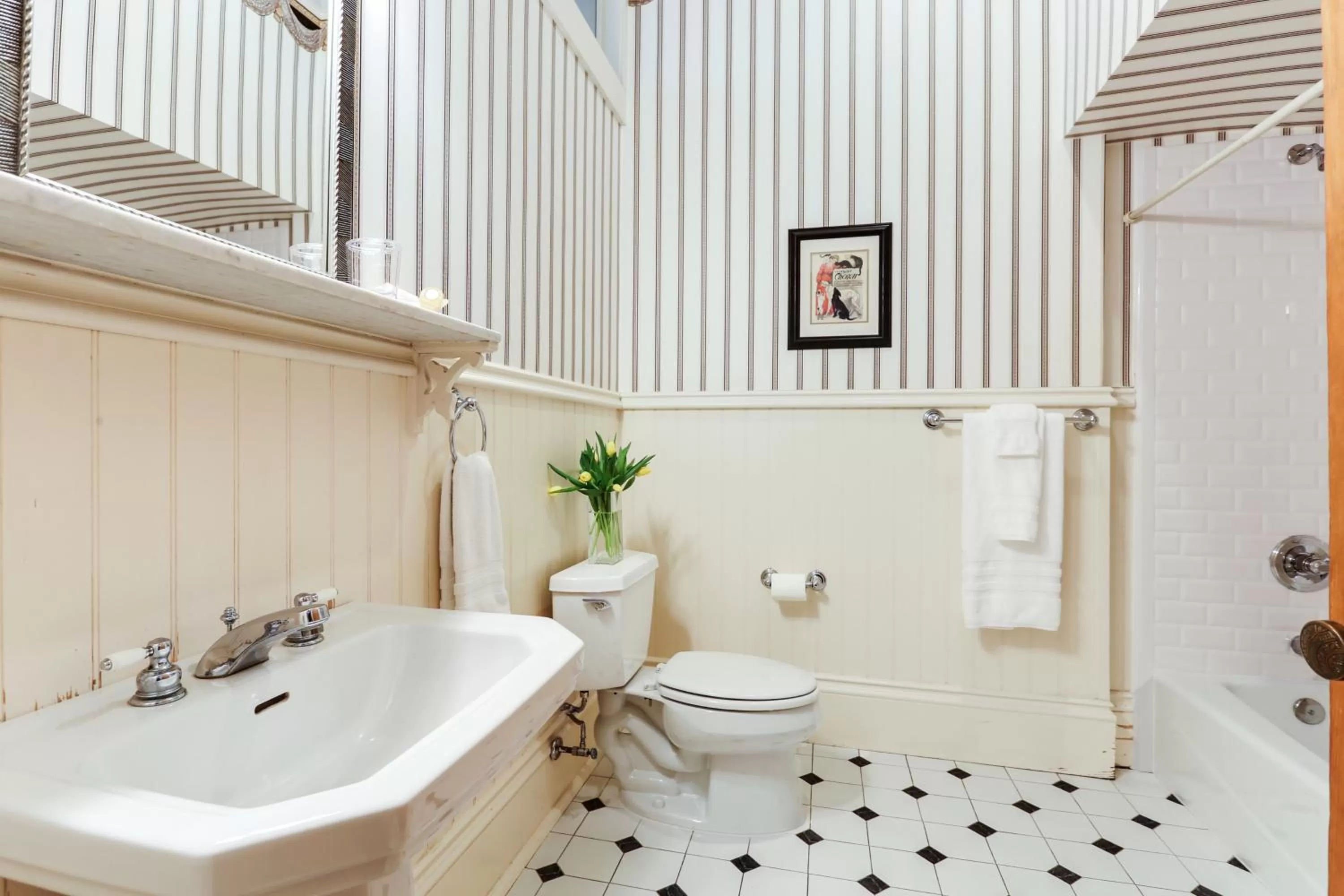 Bathroom in Maison Perrier Bed & Breakfast