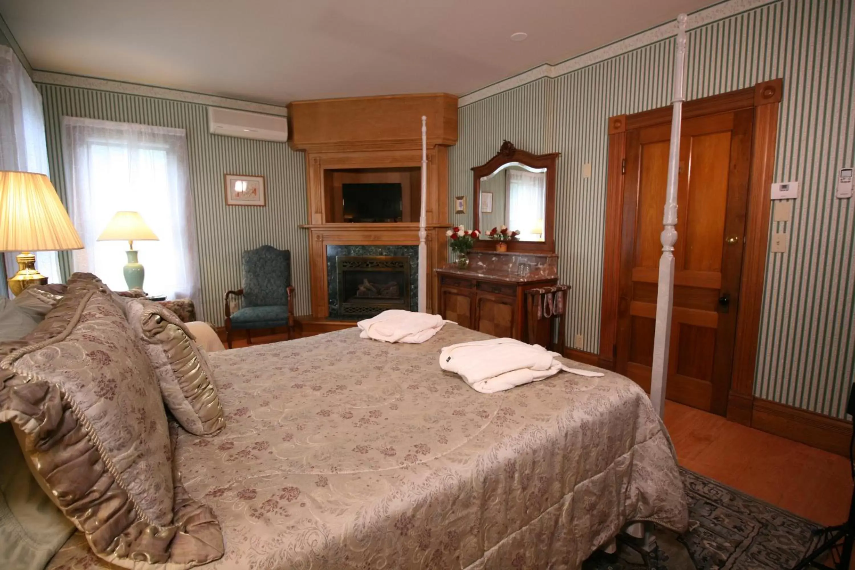 Superior Queen Room in The Governor's Inn