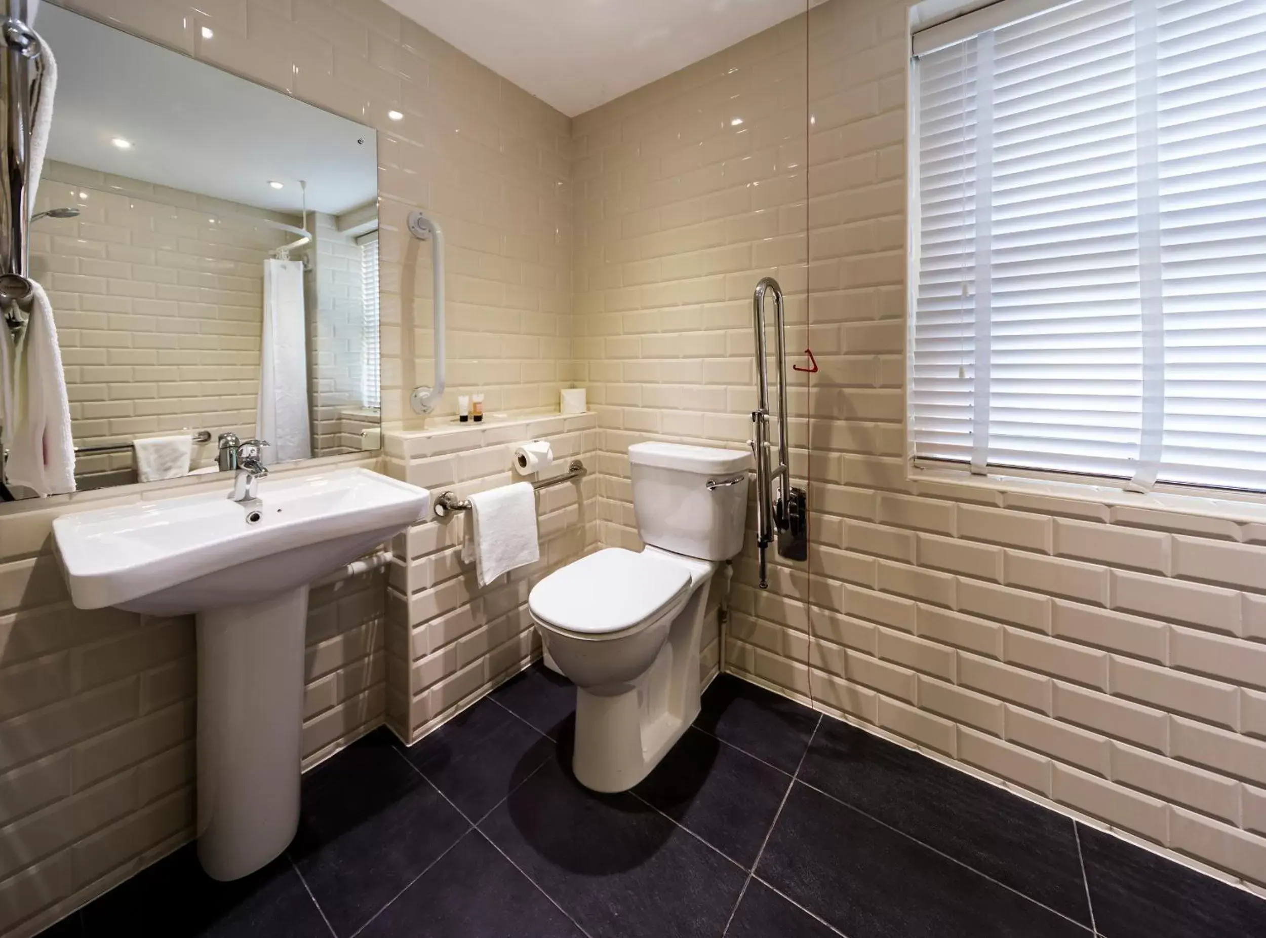 Bathroom in The Old Ship Hotel