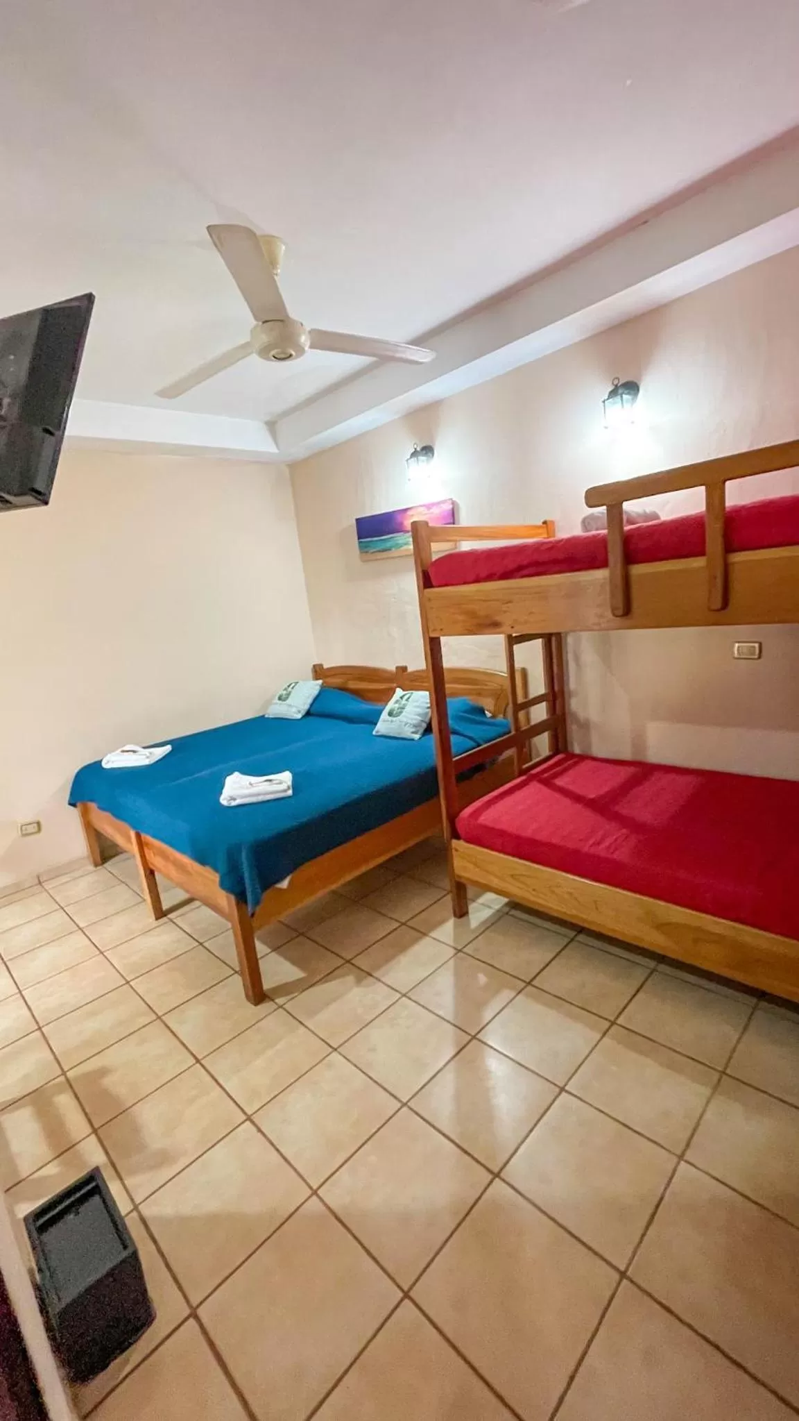 Quadruple Room with Mountain View in Hotel Beachfront Vista Hermosa