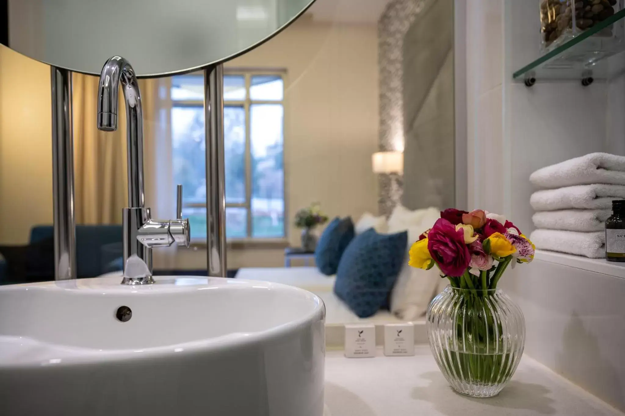 Bathroom in Hotel Yehuda