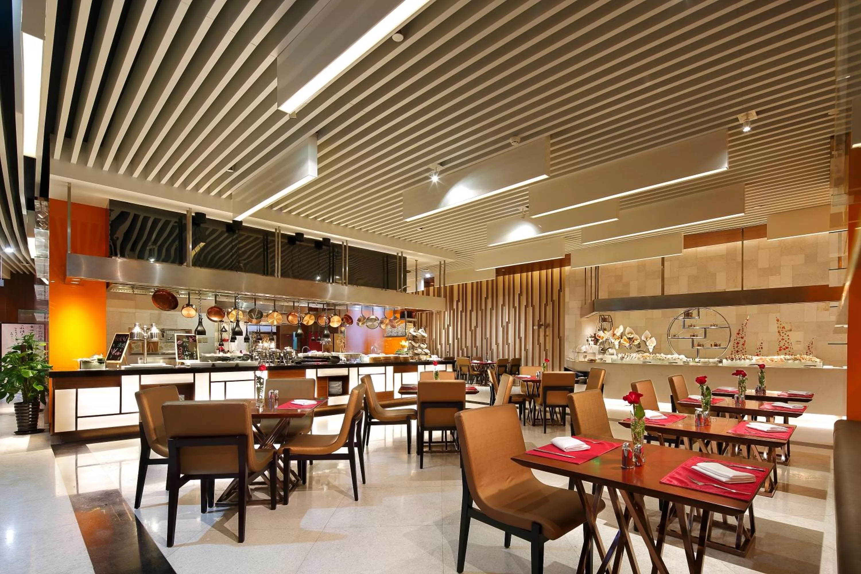 Restaurant/places to eat in Crowne Plaza Yangzhou by IHG