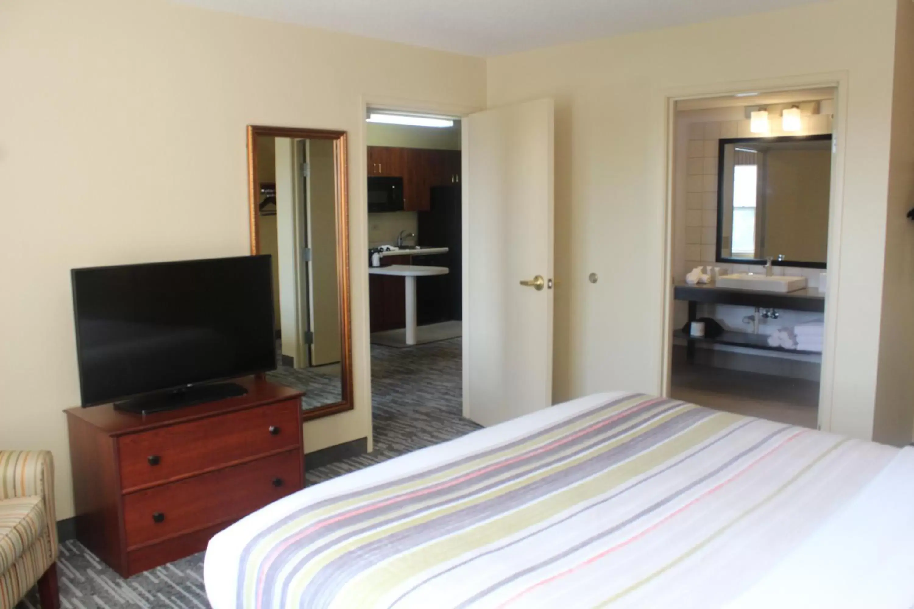 TV/Entertainment Center in Country Inn & Suites by Radisson, Crystal Lake, IL
