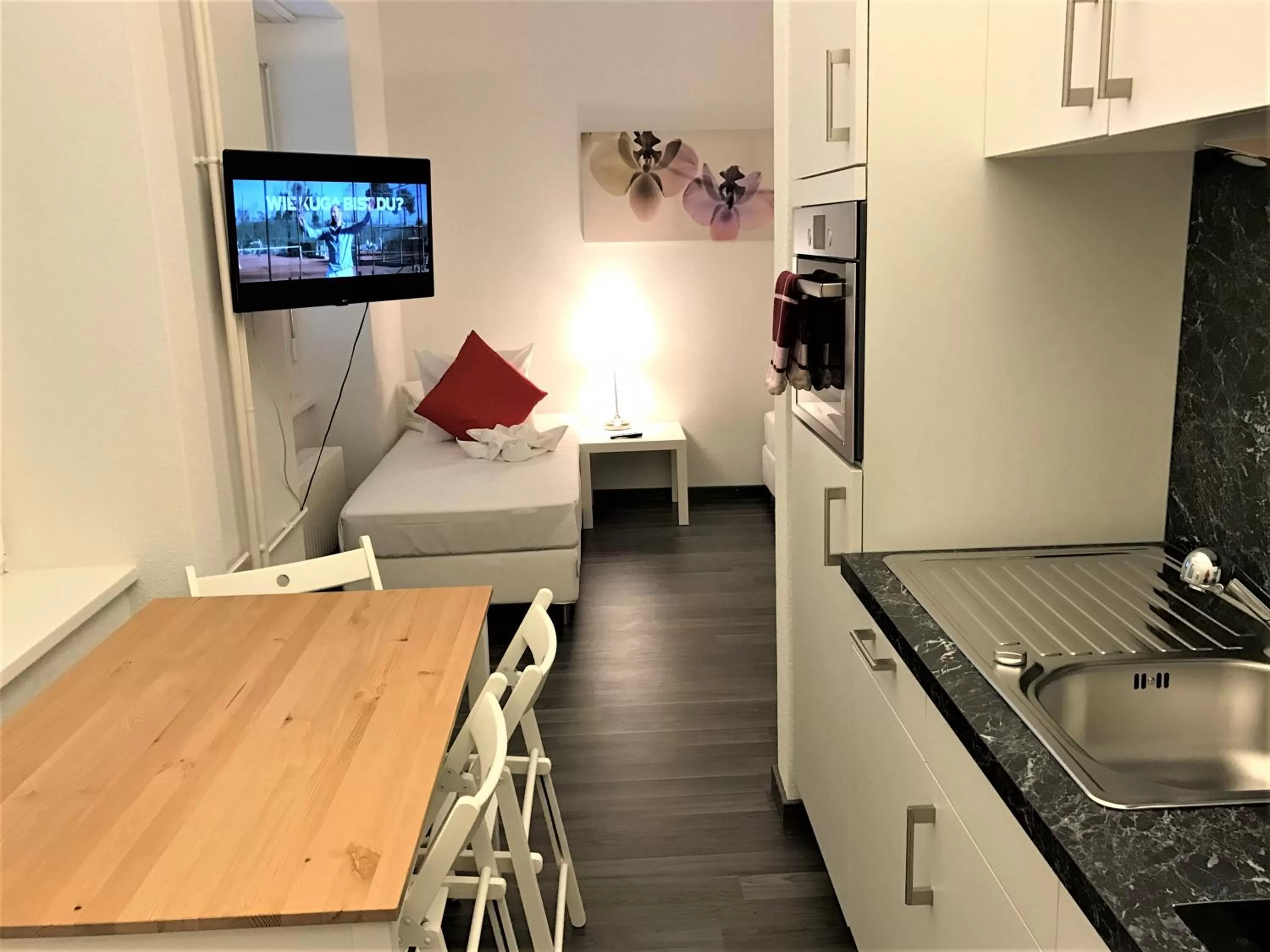 Kitchen or kitchenette in INSIDE Five