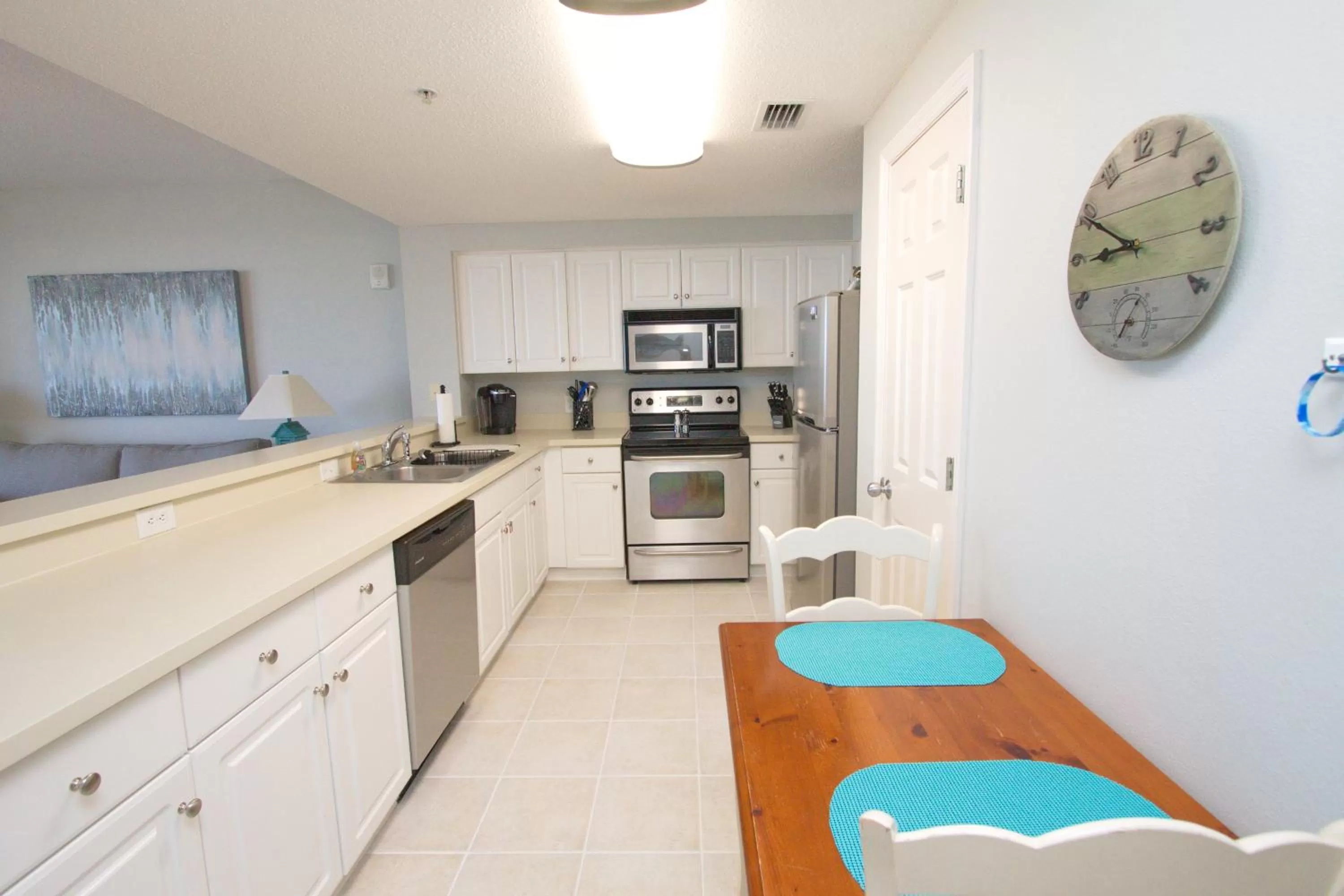Kitchen or kitchenette, Kitchen/Kitchenette in Majestic Beach Resort, Panama City Beach, Fl