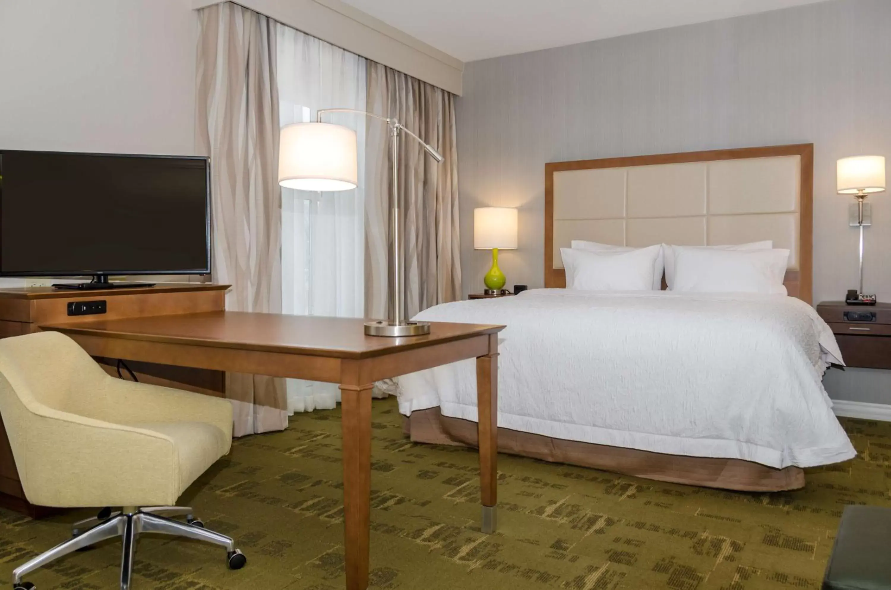 Bedroom, Bed in Hampton Inn & Suites New Albany Columbus