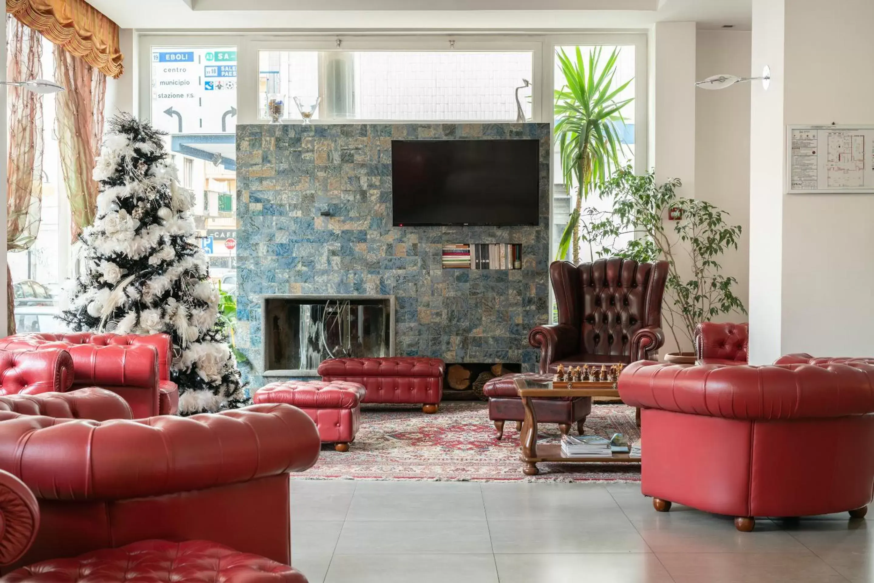 Communal lounge/ TV room, Seating Area in Hotel Palace