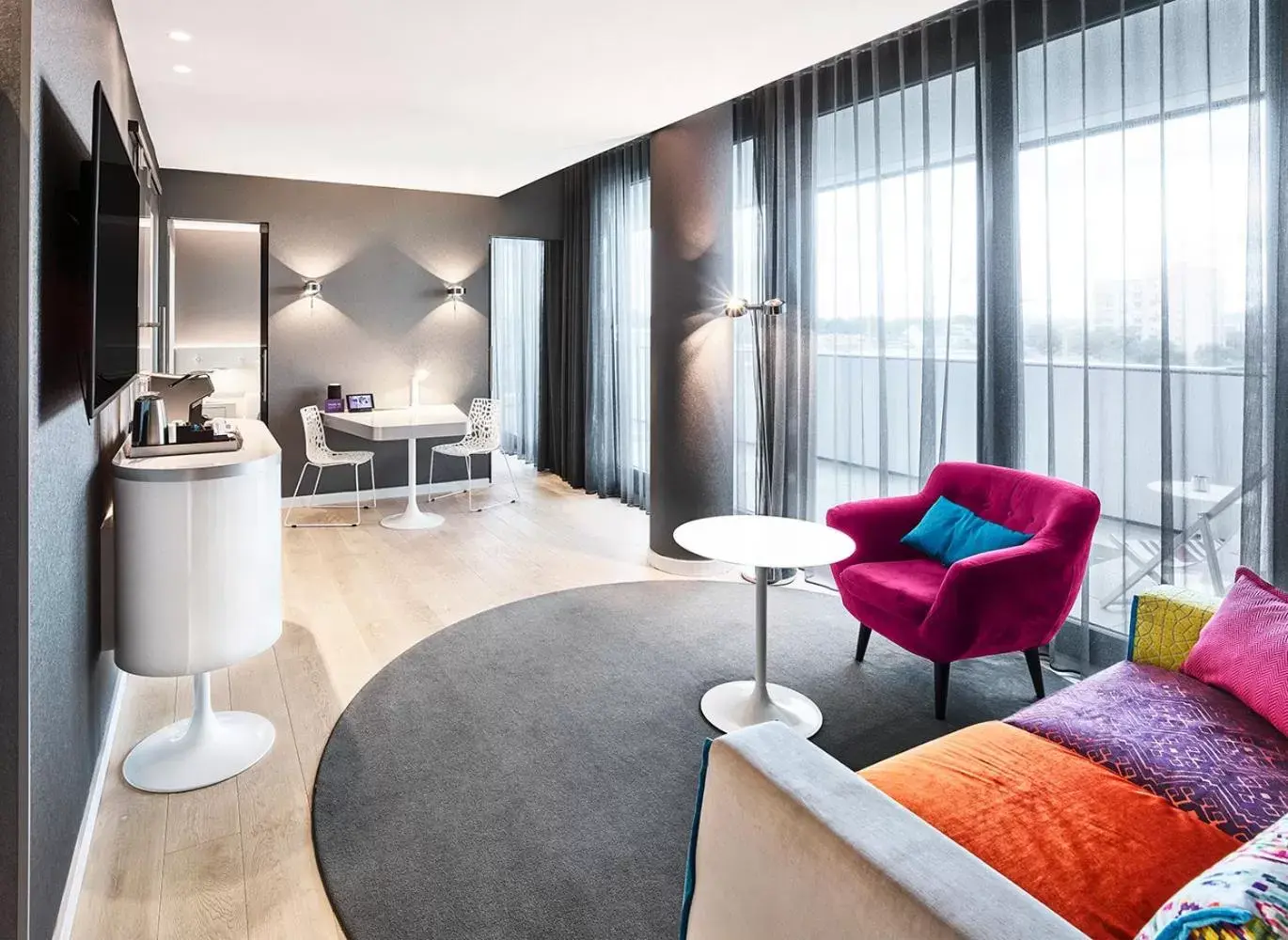 TV and multimedia, Bed in Jaz in the City Stuttgart TV and multimedia, Bed in Jaz in the City Stuttgart