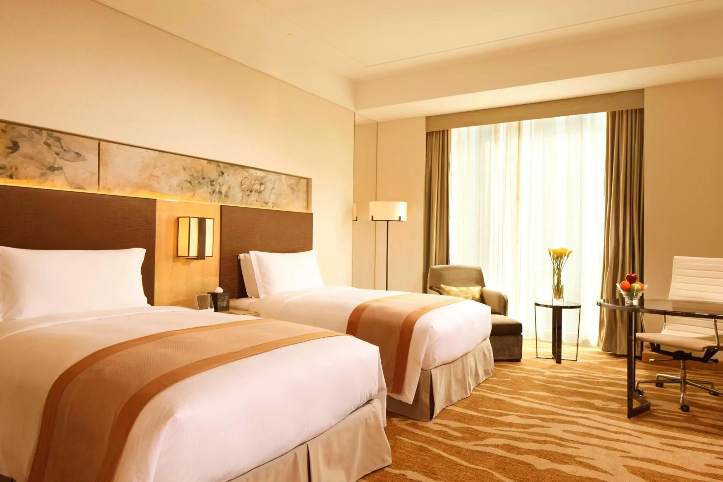 Bed in DoubleTree by Hilton Hangzhou East