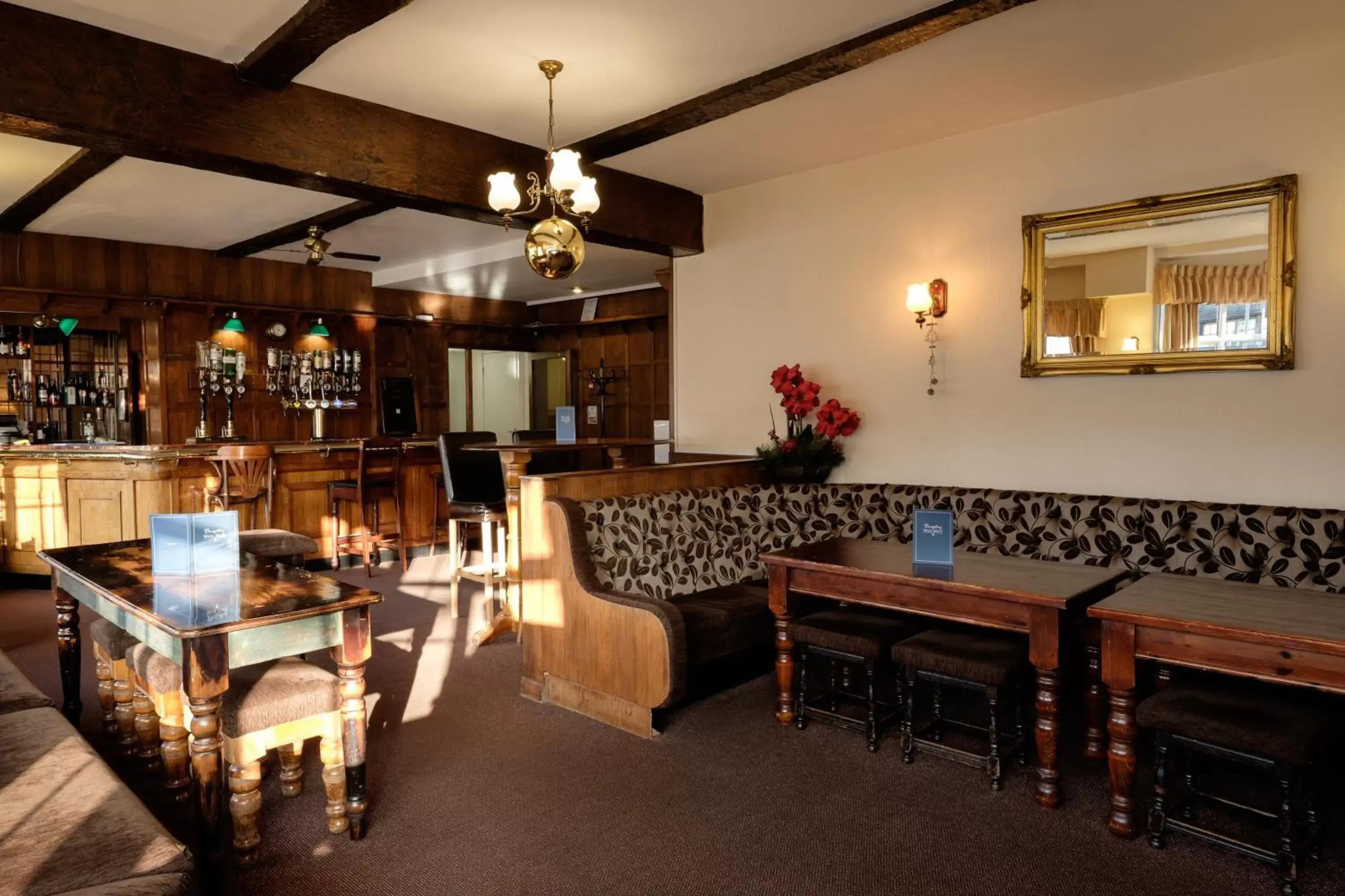 Lounge or bar, Restaurant/Places to Eat in The Cathedral Hotel