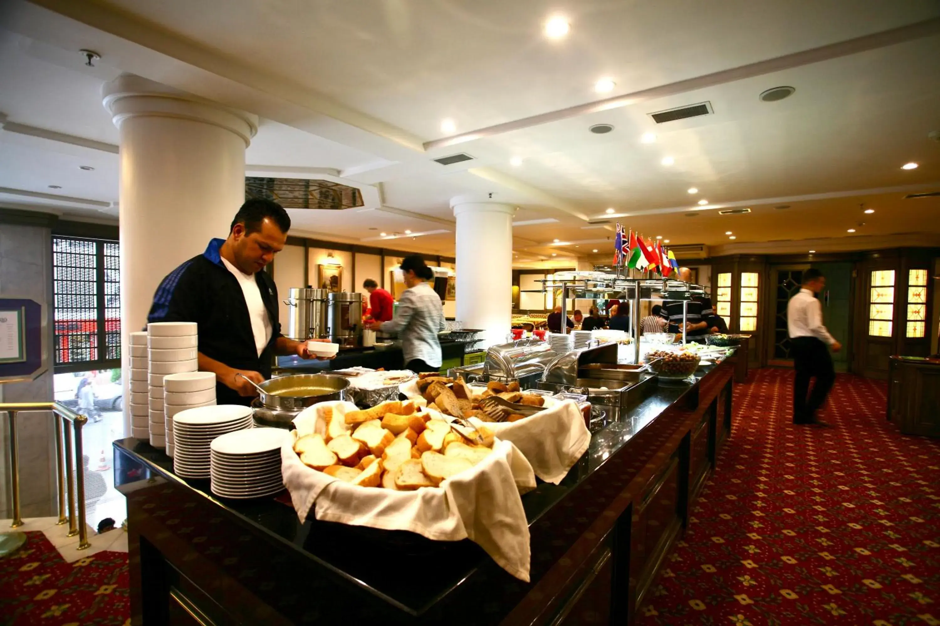 Restaurant/places to eat in Istanbul Royal Hotel