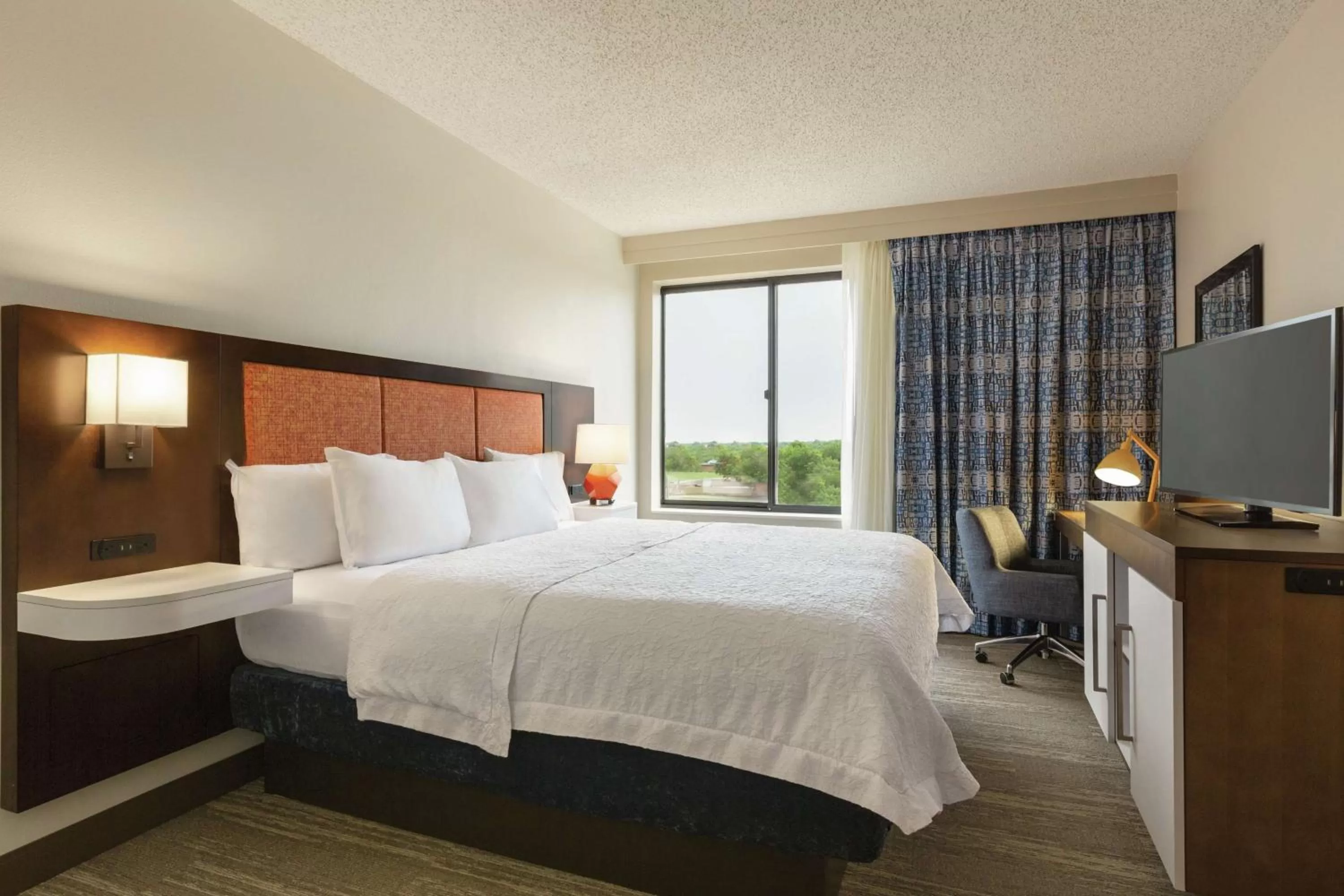 Bedroom, Bed in Hampton Inn & Suites Dallas-Mesquite