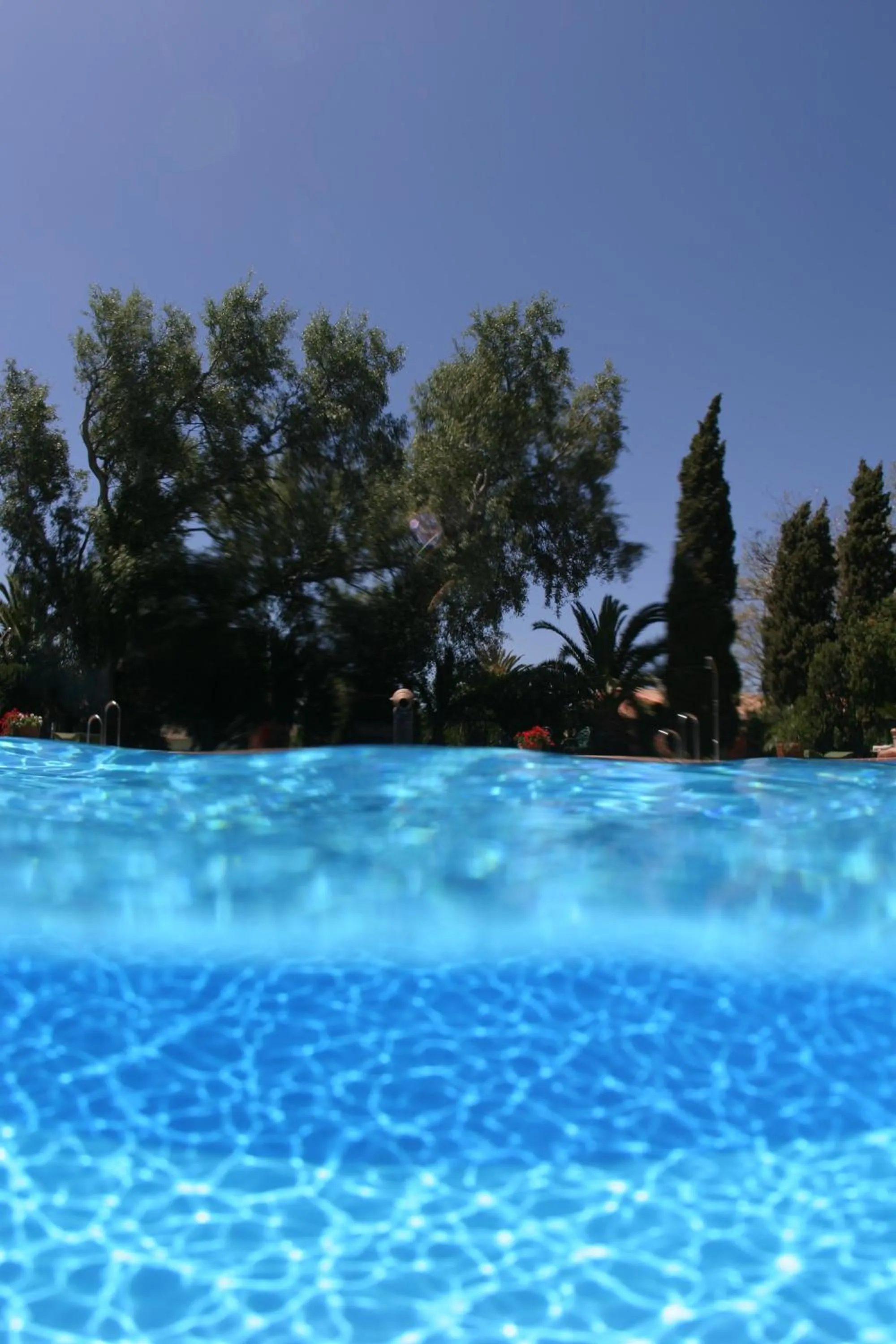 Swimming pool in Hotel Punta Sur
