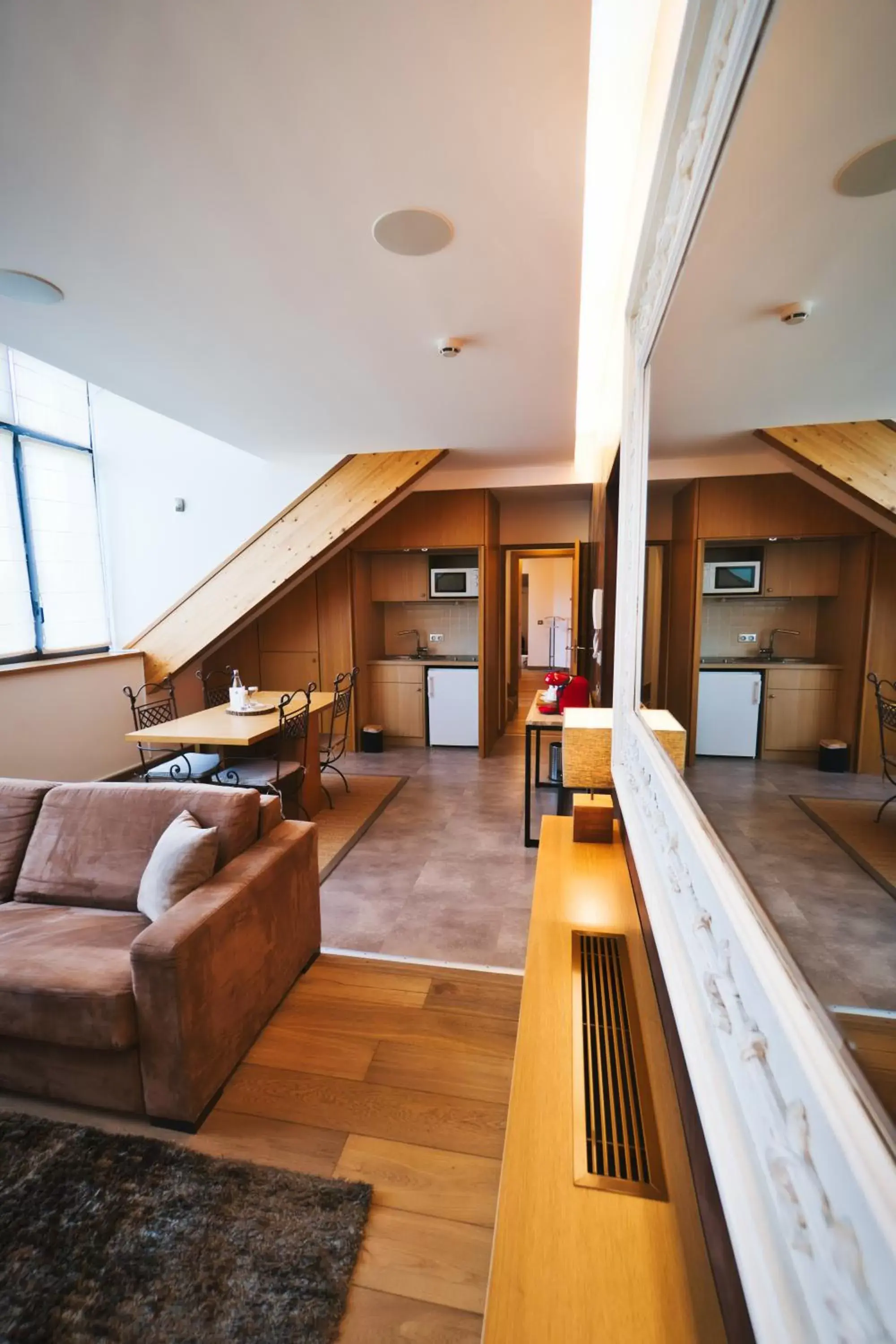 Kitchen or kitchenette, Lobby/Reception in Château des Avenieres - Relais & Châteaux